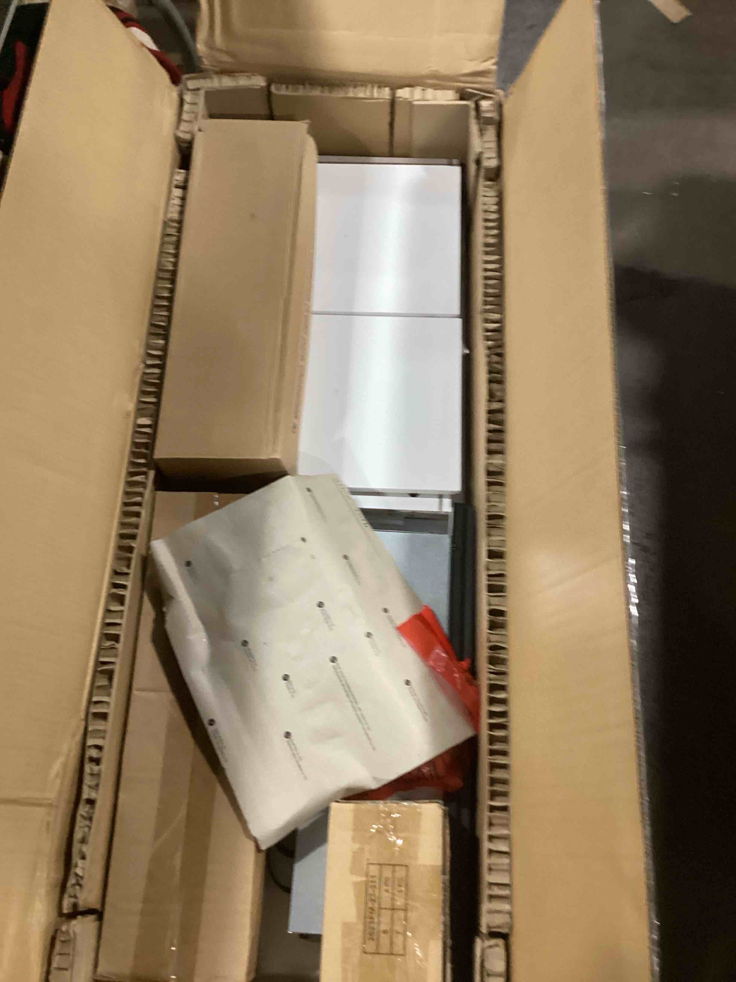 https://s3.amazonaws.com/lotting-images-prod/bidfta/GRA2128558_1738342800182.jpeg