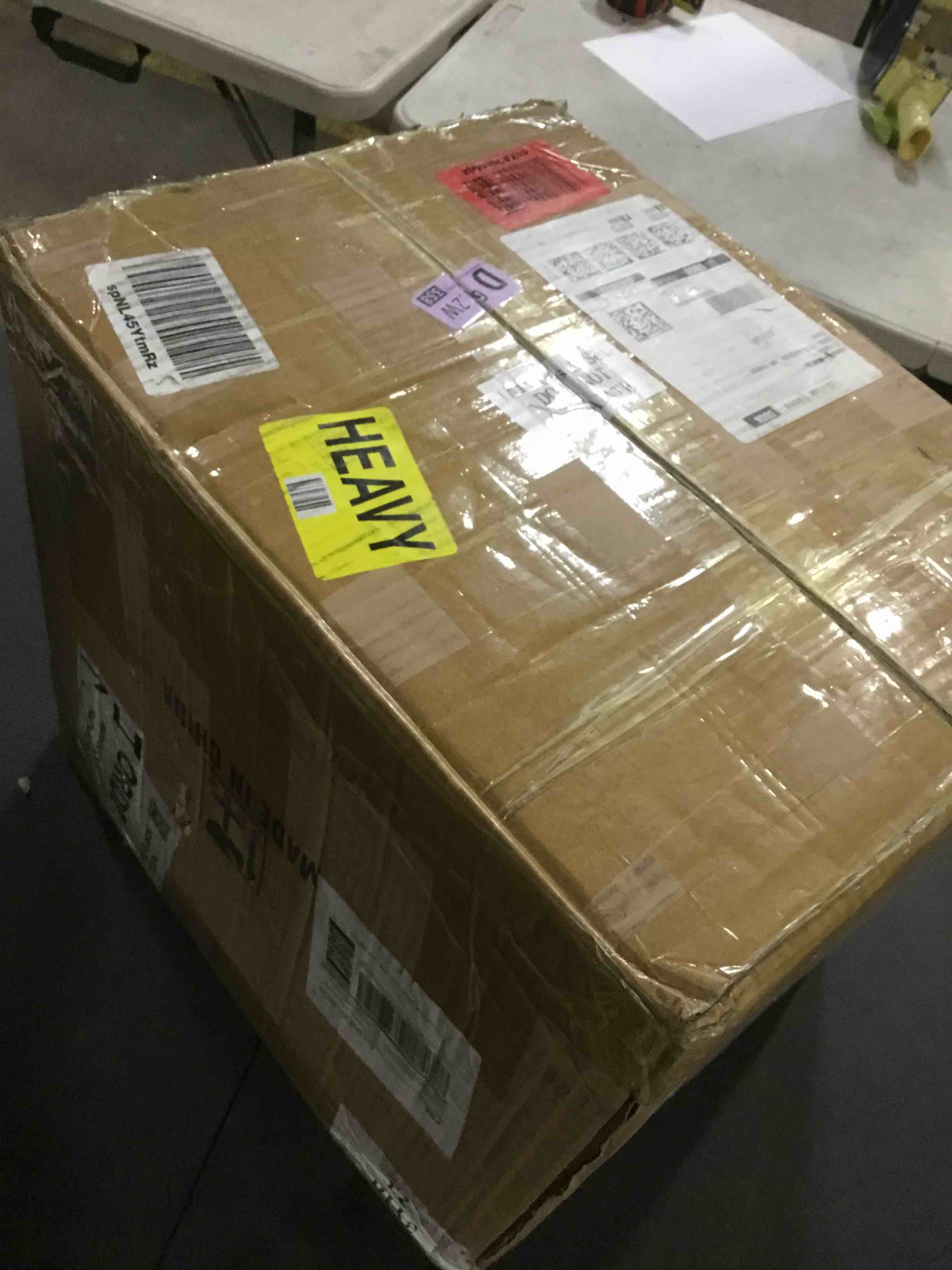 https://s3.amazonaws.com/lotting-images-prod/bidfta/GRA2132368_1739561891351.jpeg