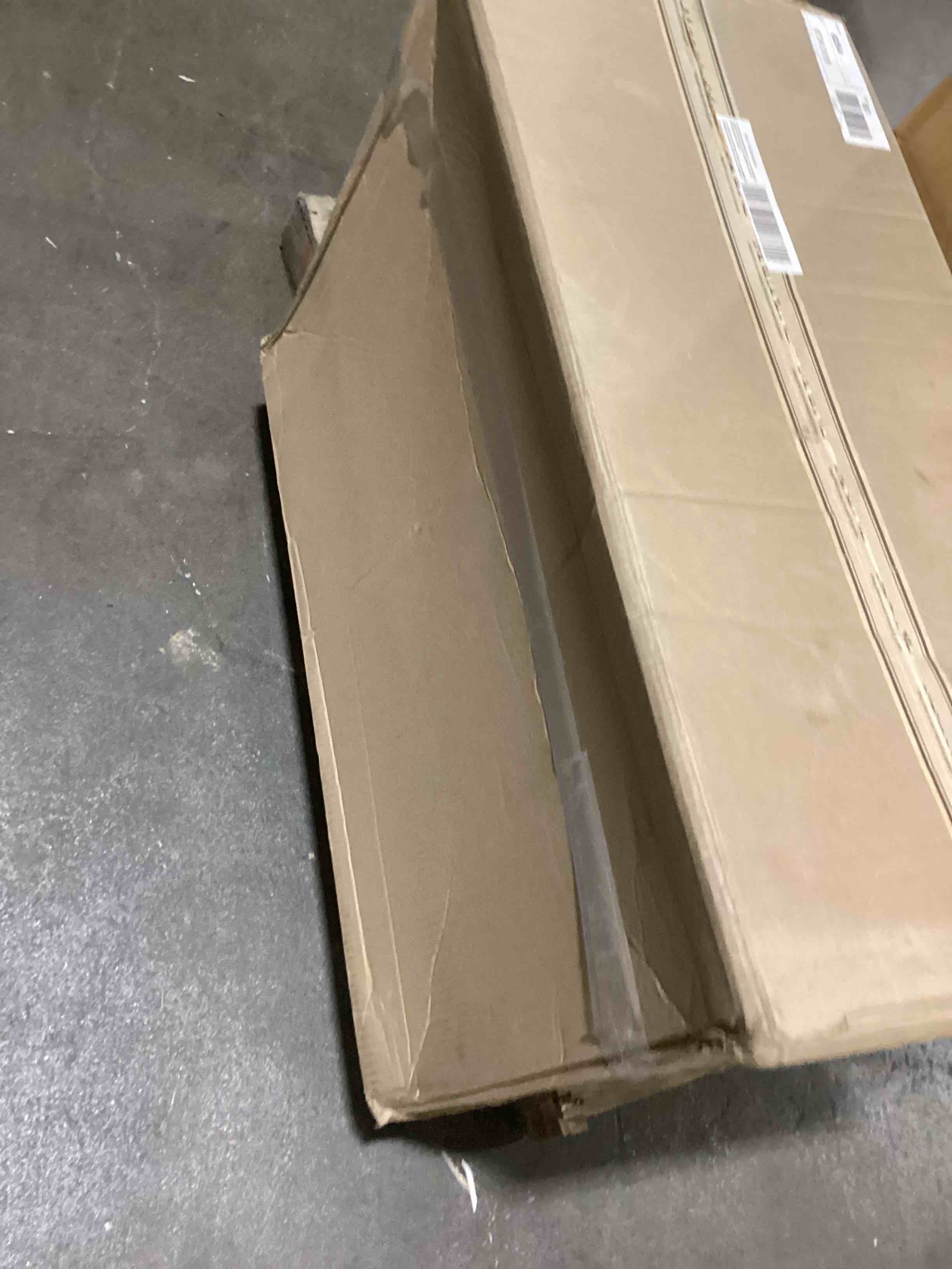 valencia 36”x16” rectangle planter white