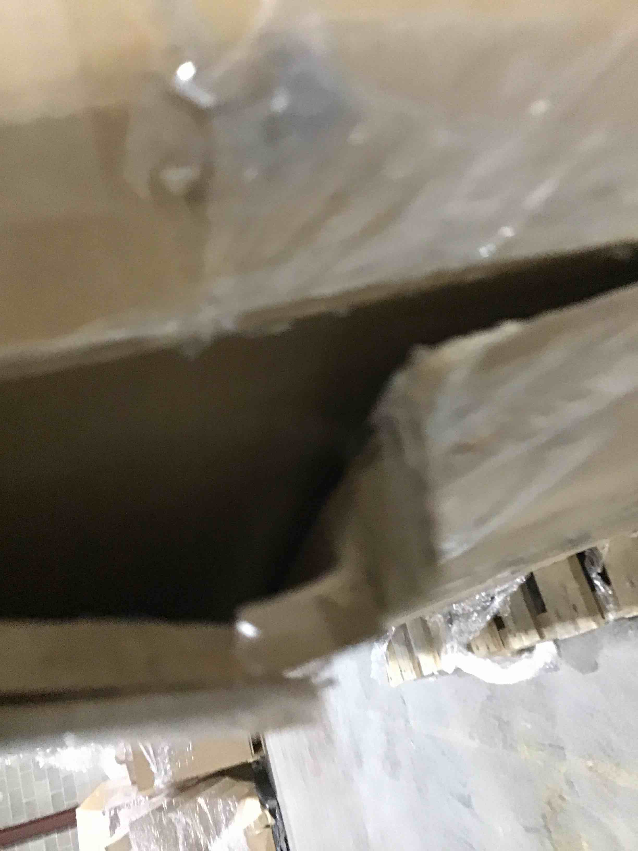 https://s3.amazonaws.com/lotting-images-prod/bidfta/GRA2132850_1741187530307.jpeg