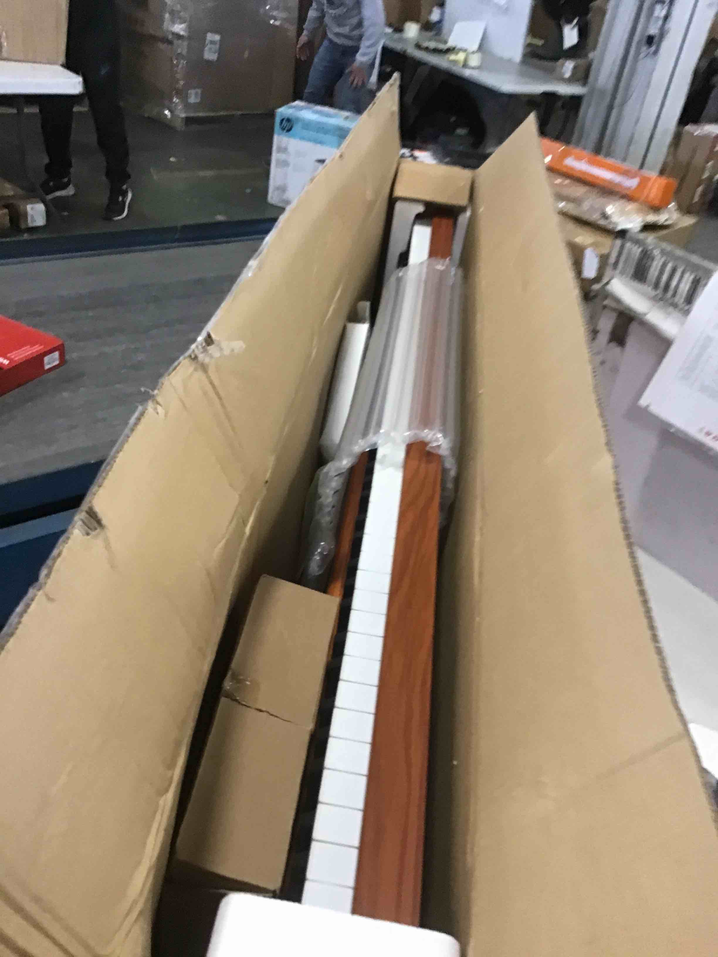 https://s3.amazonaws.com/lotting-images-prod/bidfta/GRA2136507_1739983505411.jpeg