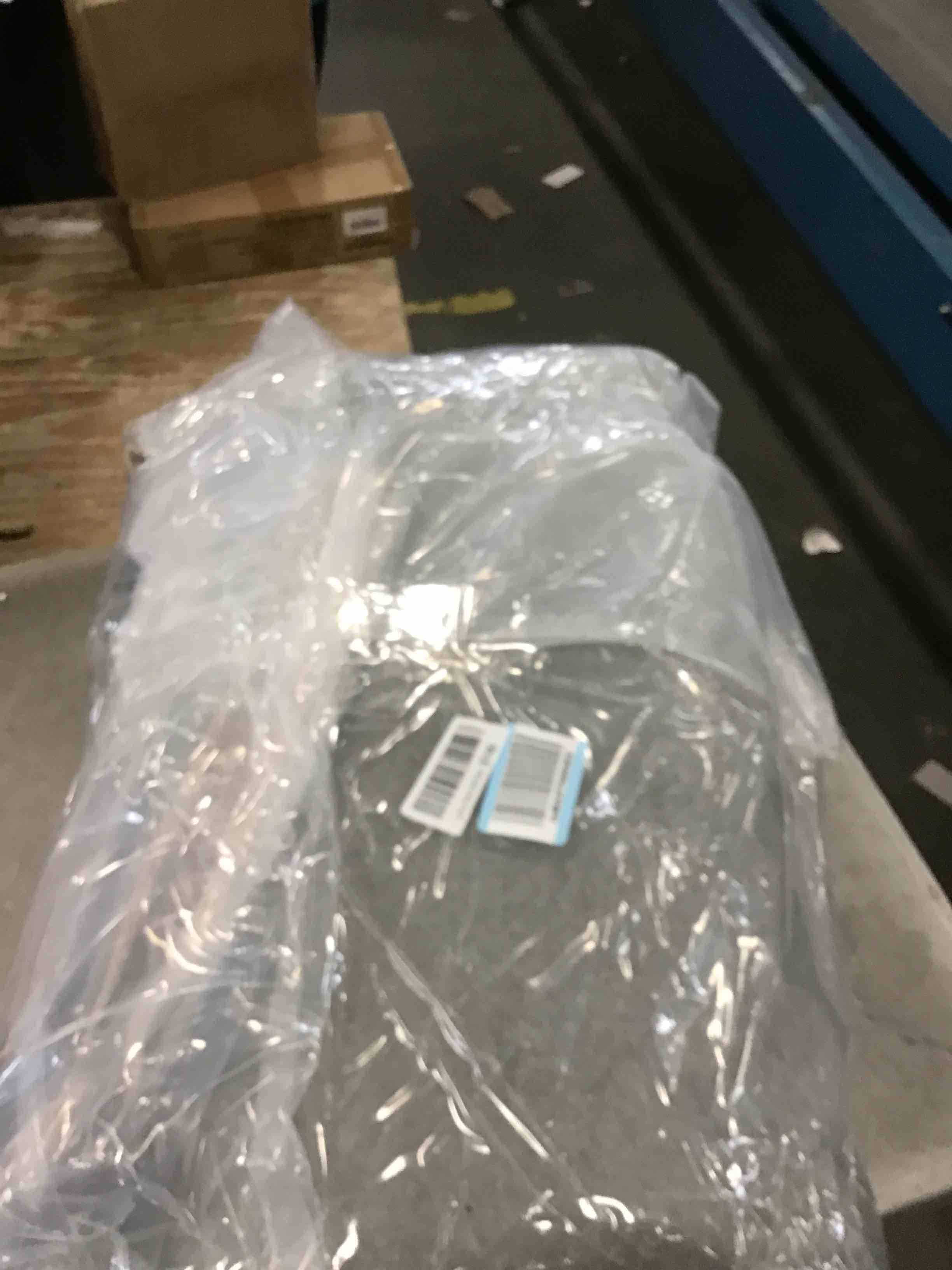https://s3.amazonaws.com/lotting-images-prod/bidfta/GRA2136878_1740080670465.jpeg