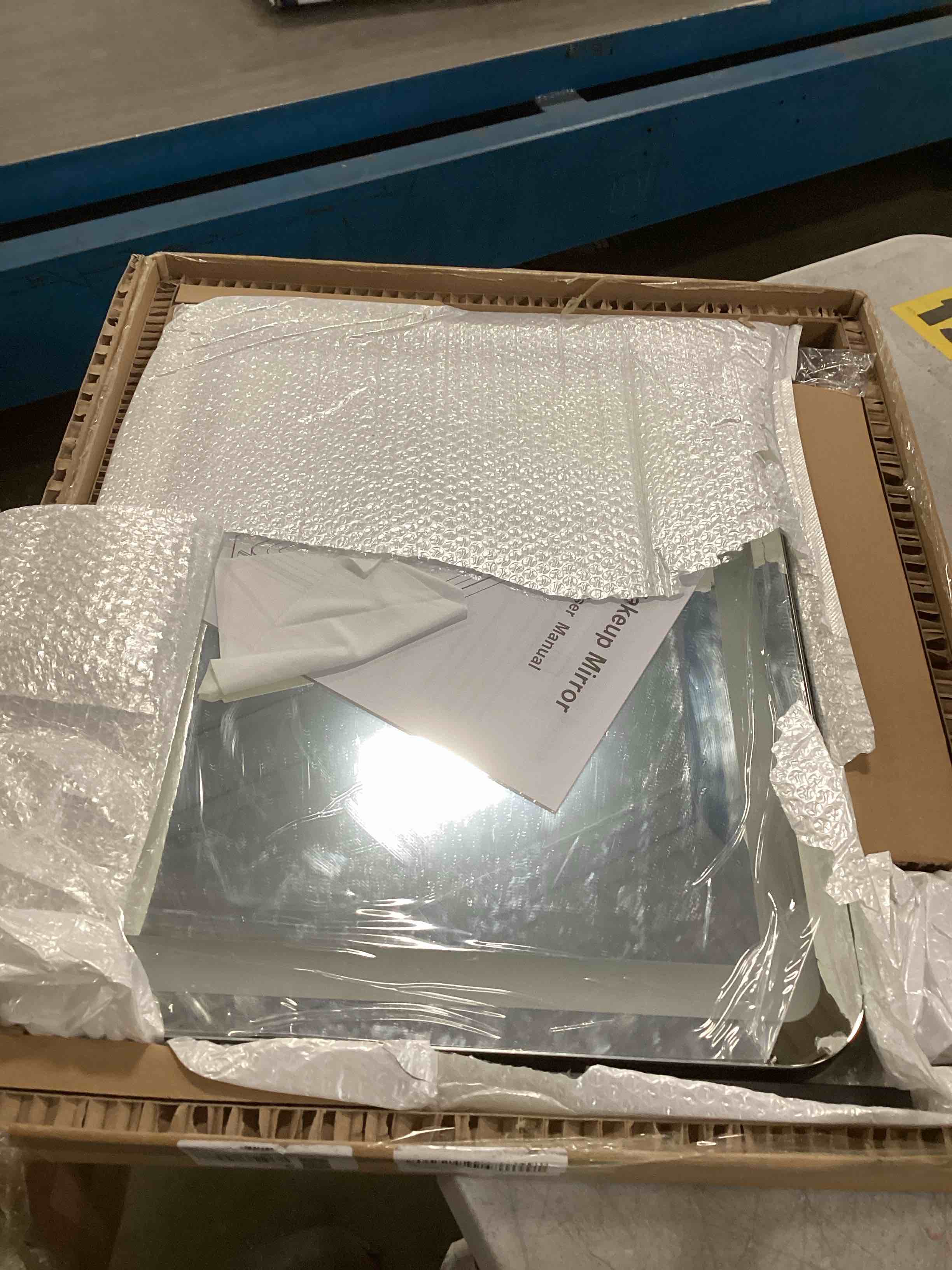 https://s3.amazonaws.com/lotting-images-prod/bidfta/GRA2137040_1739195715610.jpeg