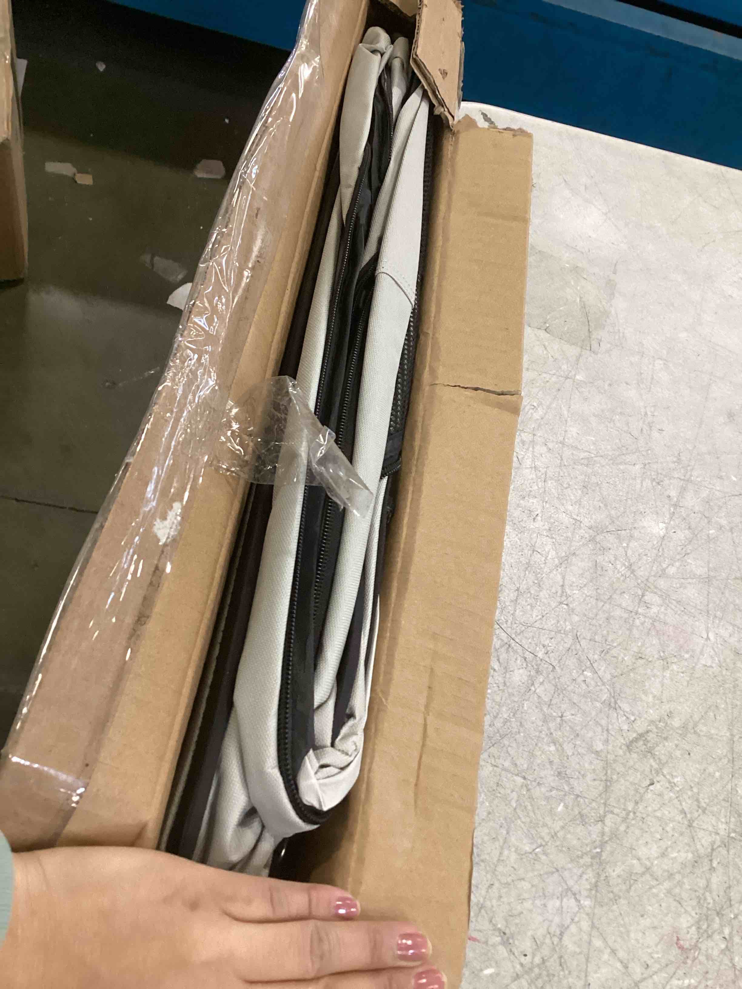 https://s3.amazonaws.com/lotting-images-prod/bidfta/GRA2137112_1739203889590.jpeg