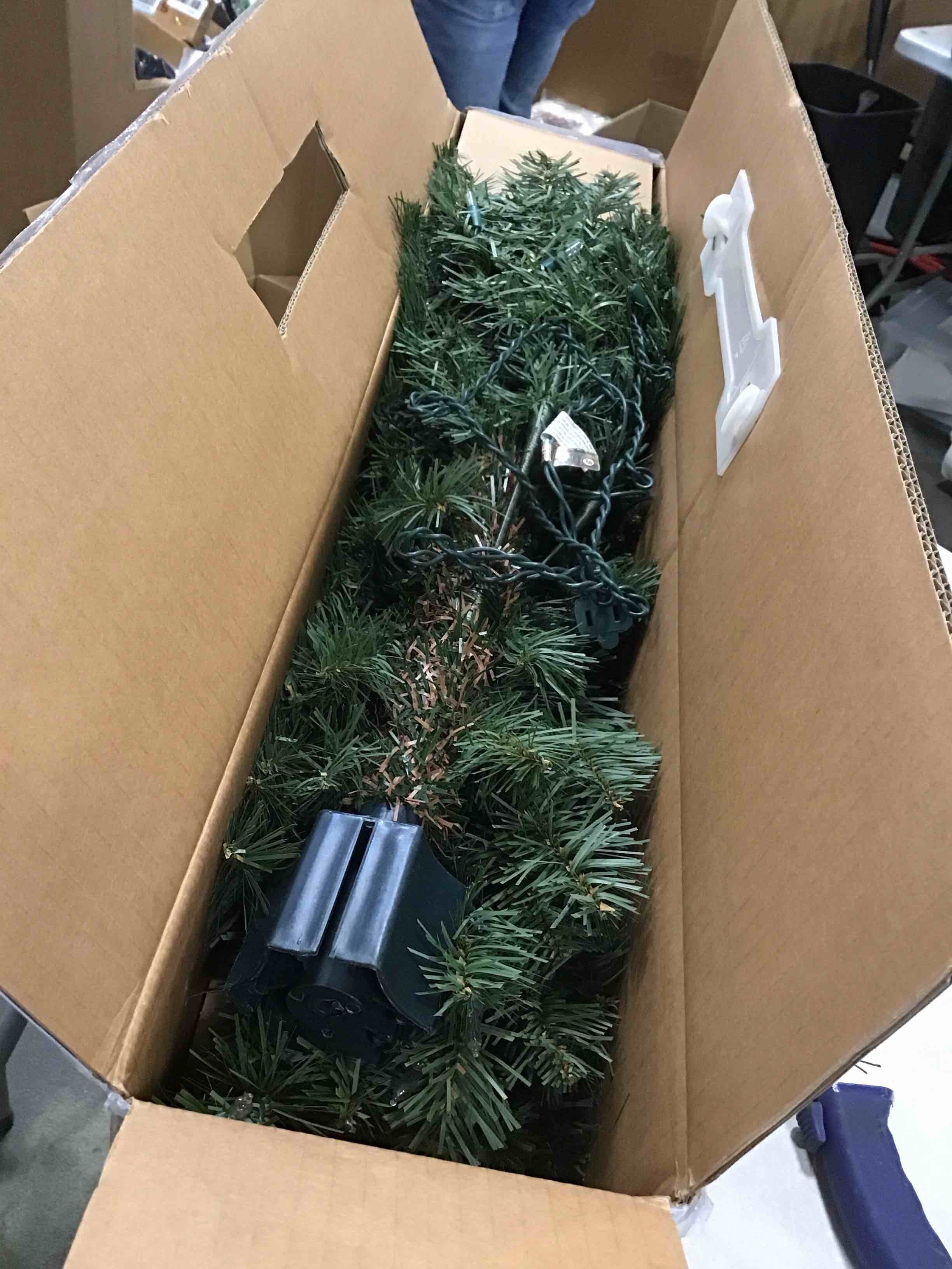 https://s3.amazonaws.com/lotting-images-prod/bidfta/GRA2137832_1739543477361.jpeg