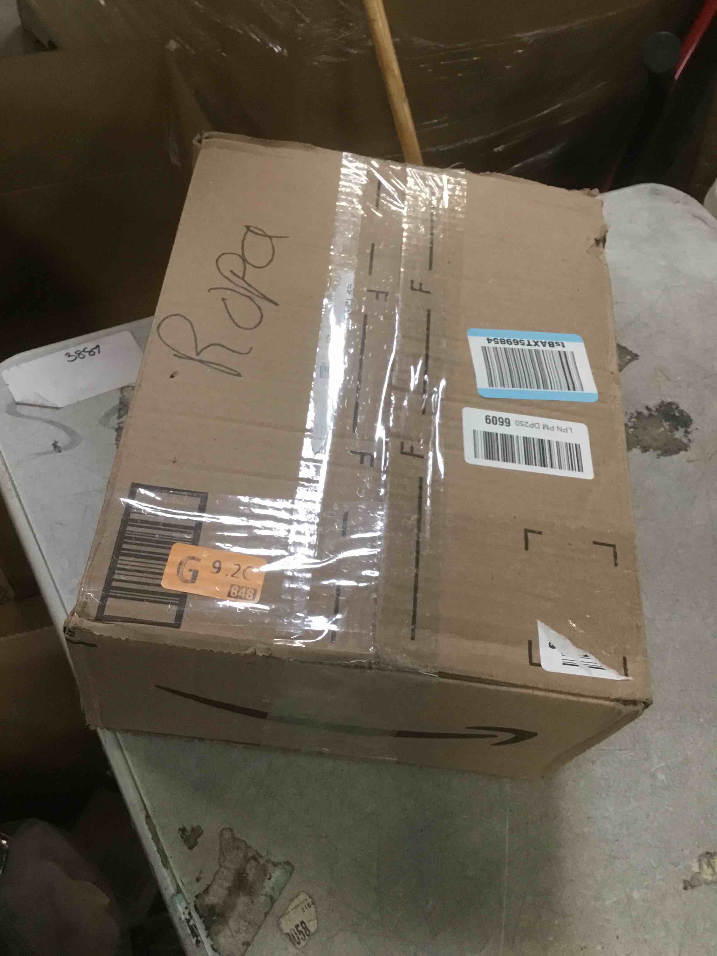 https://s3.amazonaws.com/lotting-images-prod/bidfta/GRA2139035_1740079129426.jpeg