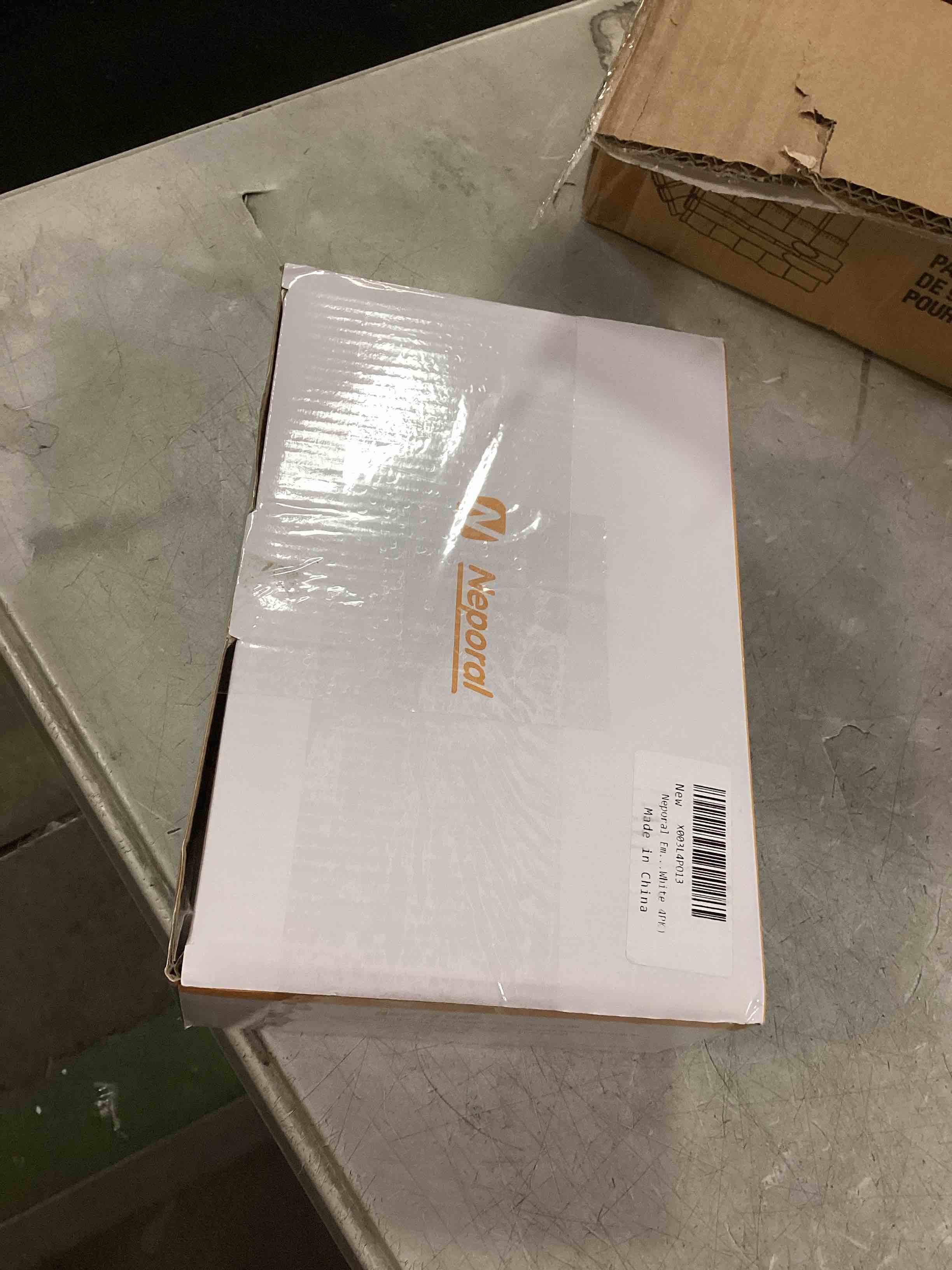https://s3.amazonaws.com/lotting-images-prod/bidfta/GRA2139502_1740425419630.jpeg