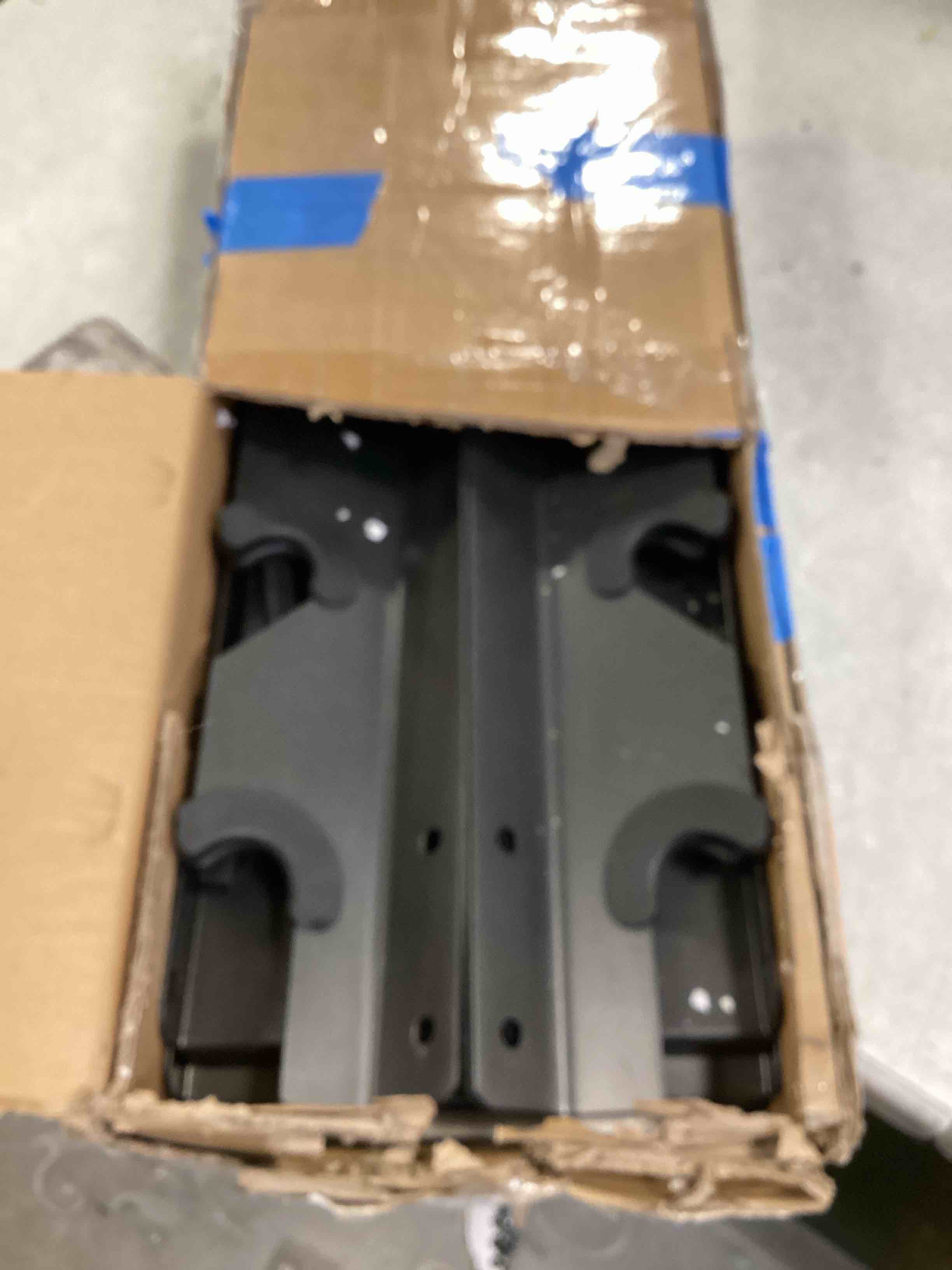 https://s3.amazonaws.com/lotting-images-prod/bidfta/GRA2141460_1738942044127.jpeg