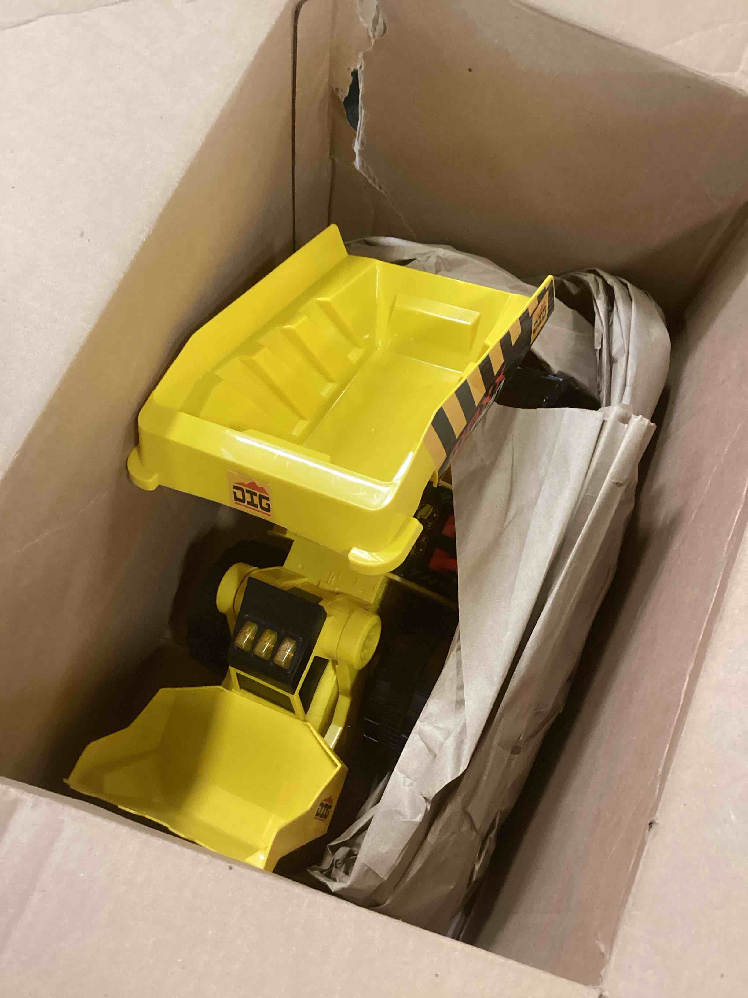 https://s3.amazonaws.com/lotting-images-prod/bidfta/GRA2142138_1739816121409.jpeg