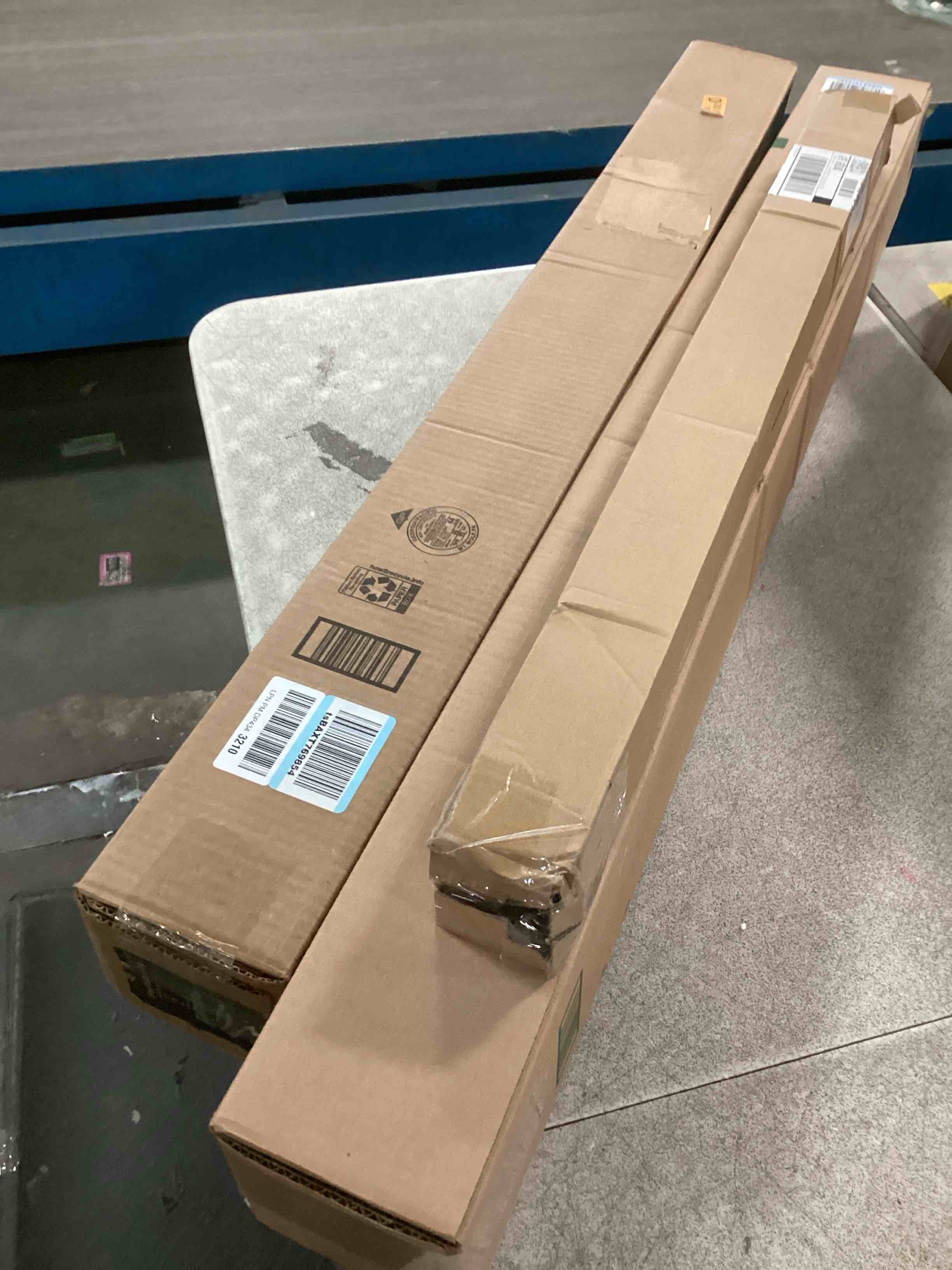 https://s3.amazonaws.com/lotting-images-prod/bidfta/GRA2142698_1740060430025.jpeg