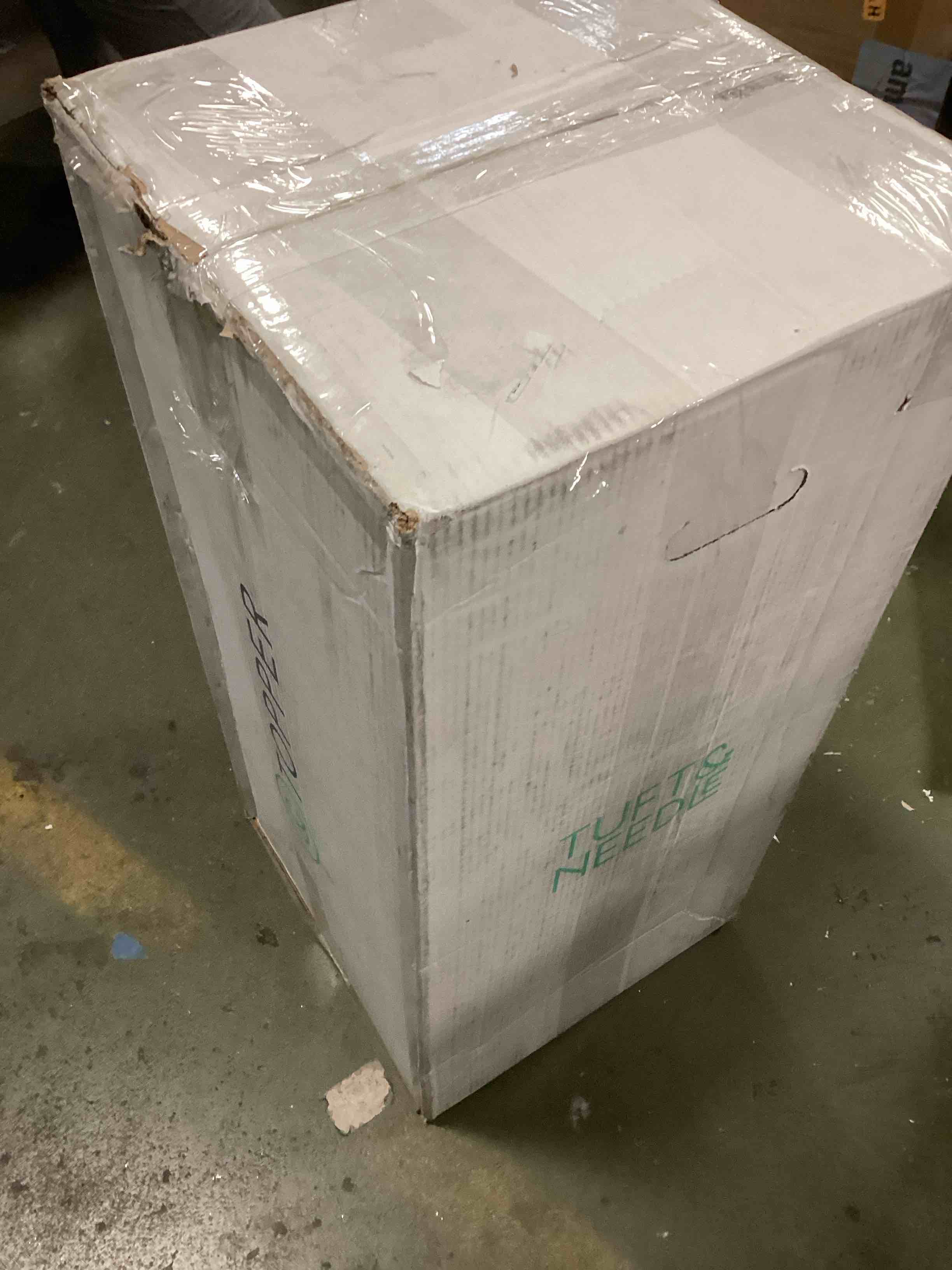 https://s3.amazonaws.com/lotting-images-prod/bidfta/GRA2143167_1737663669411.jpeg