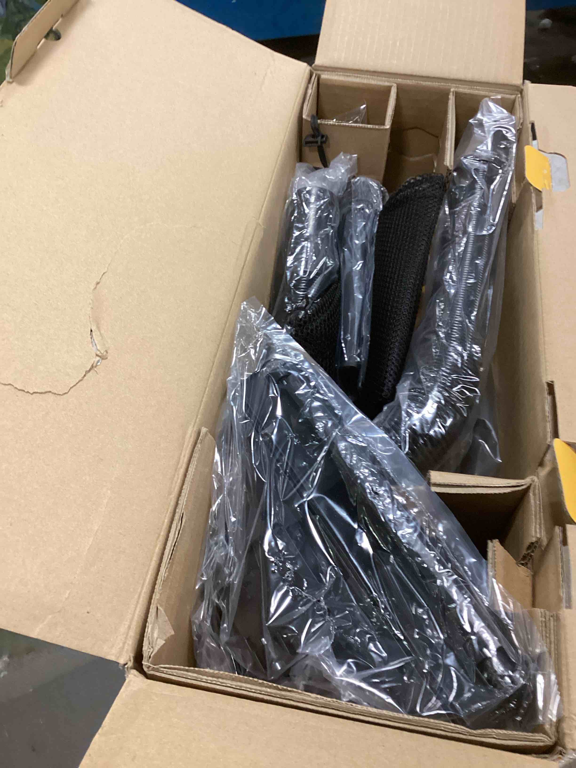 https://s3.amazonaws.com/lotting-images-prod/bidfta/GRA2144784_1738342279163.jpeg