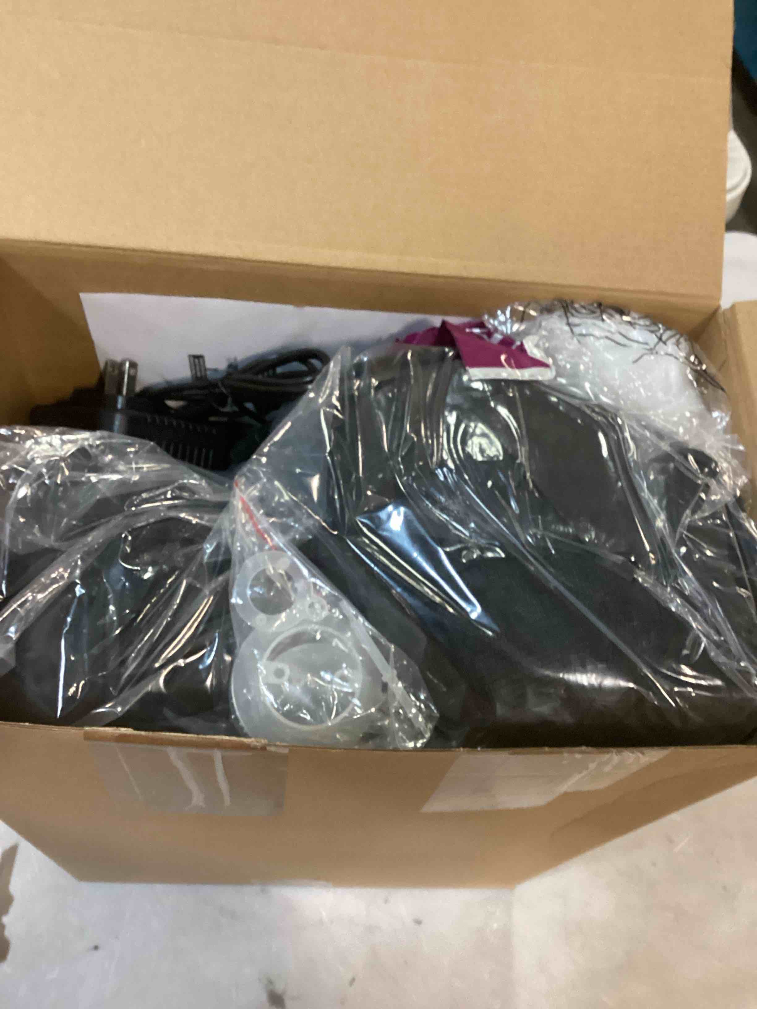 https://s3.amazonaws.com/lotting-images-prod/bidfta/GRA2144930_1738588650756.jpeg