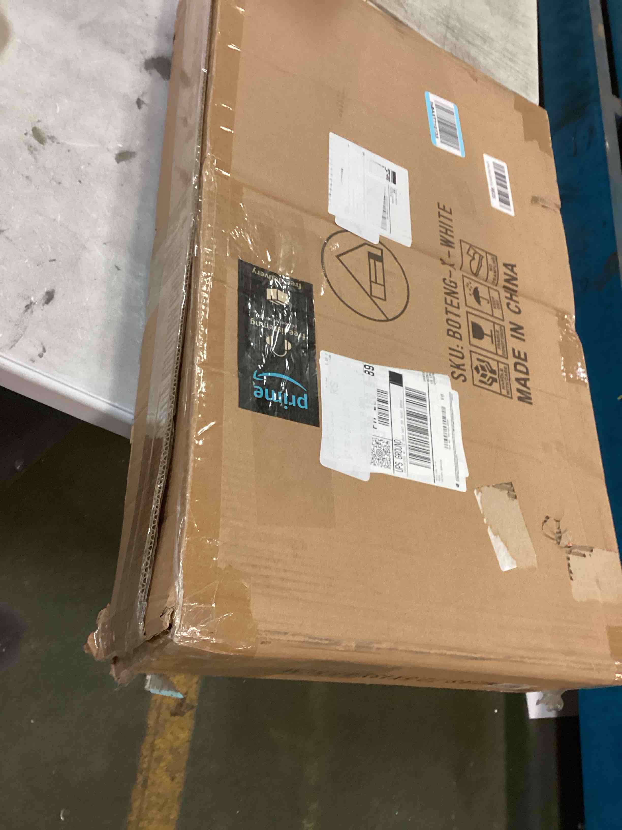 https://s3.amazonaws.com/lotting-images-prod/bidfta/GRA2145012_1738598292083.jpeg
