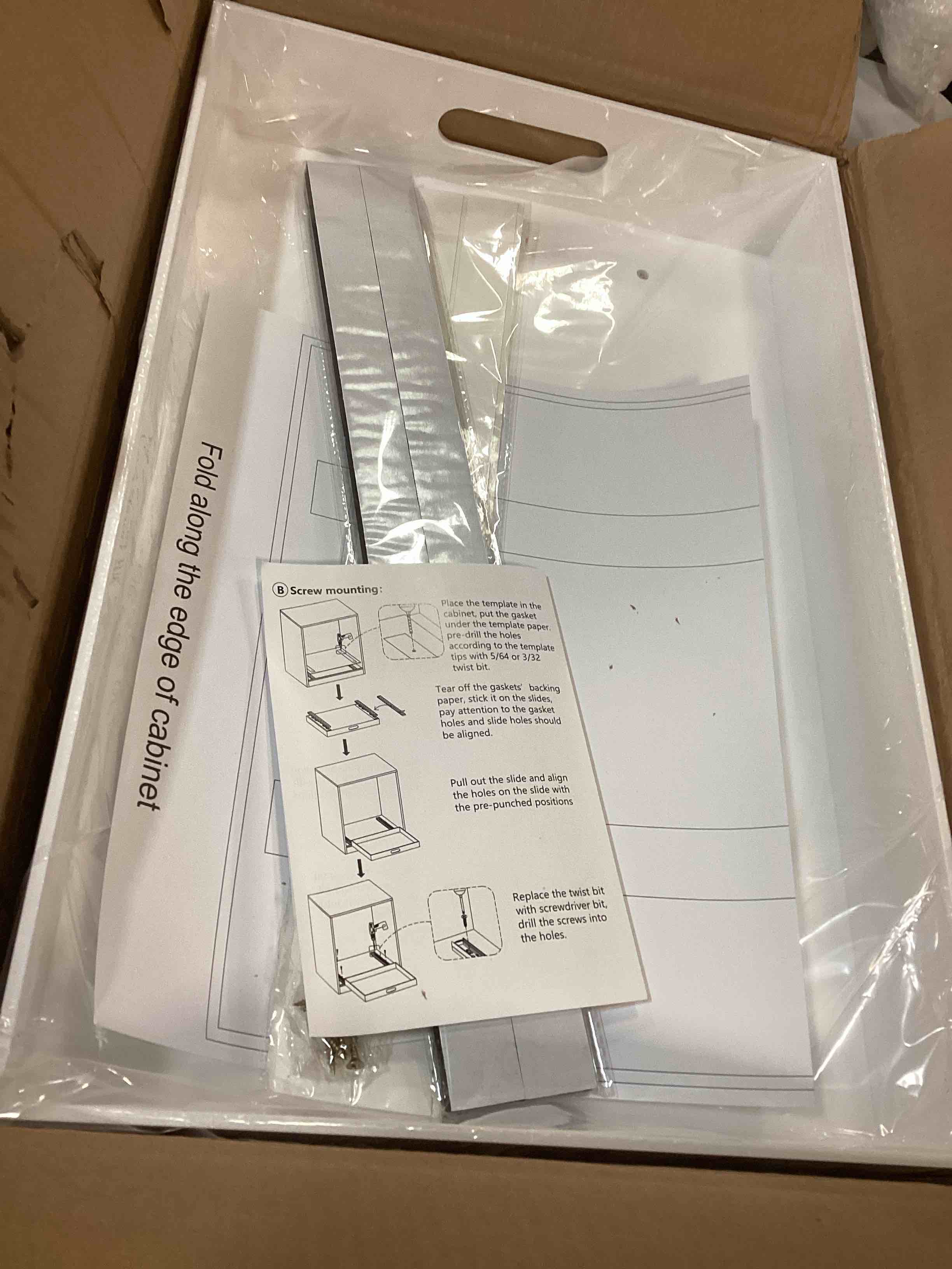 https://s3.amazonaws.com/lotting-images-prod/bidfta/GRA2145077_1738607367093.jpeg