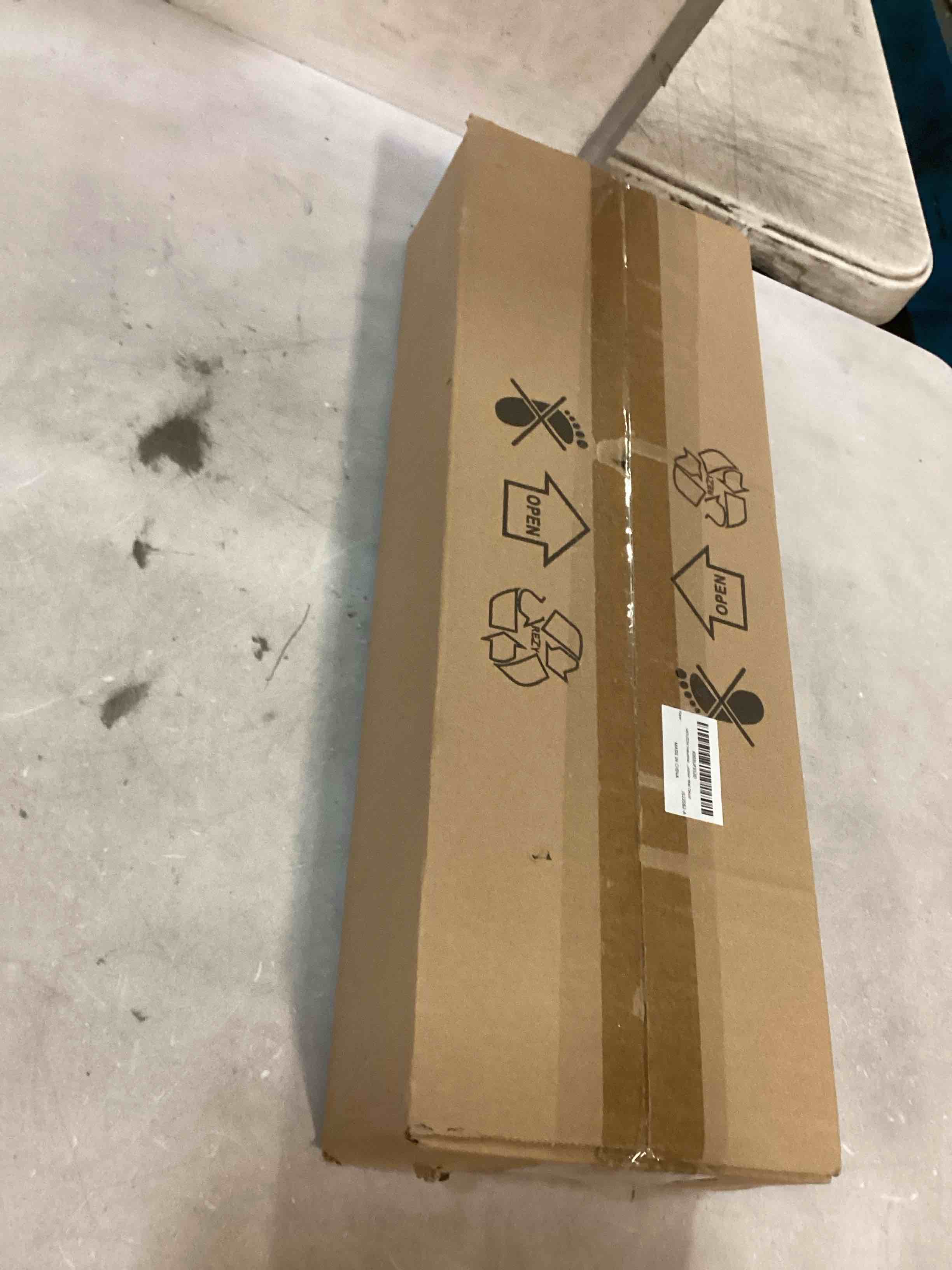 https://s3.amazonaws.com/lotting-images-prod/bidfta/GRA2145083_1738607744247.jpeg