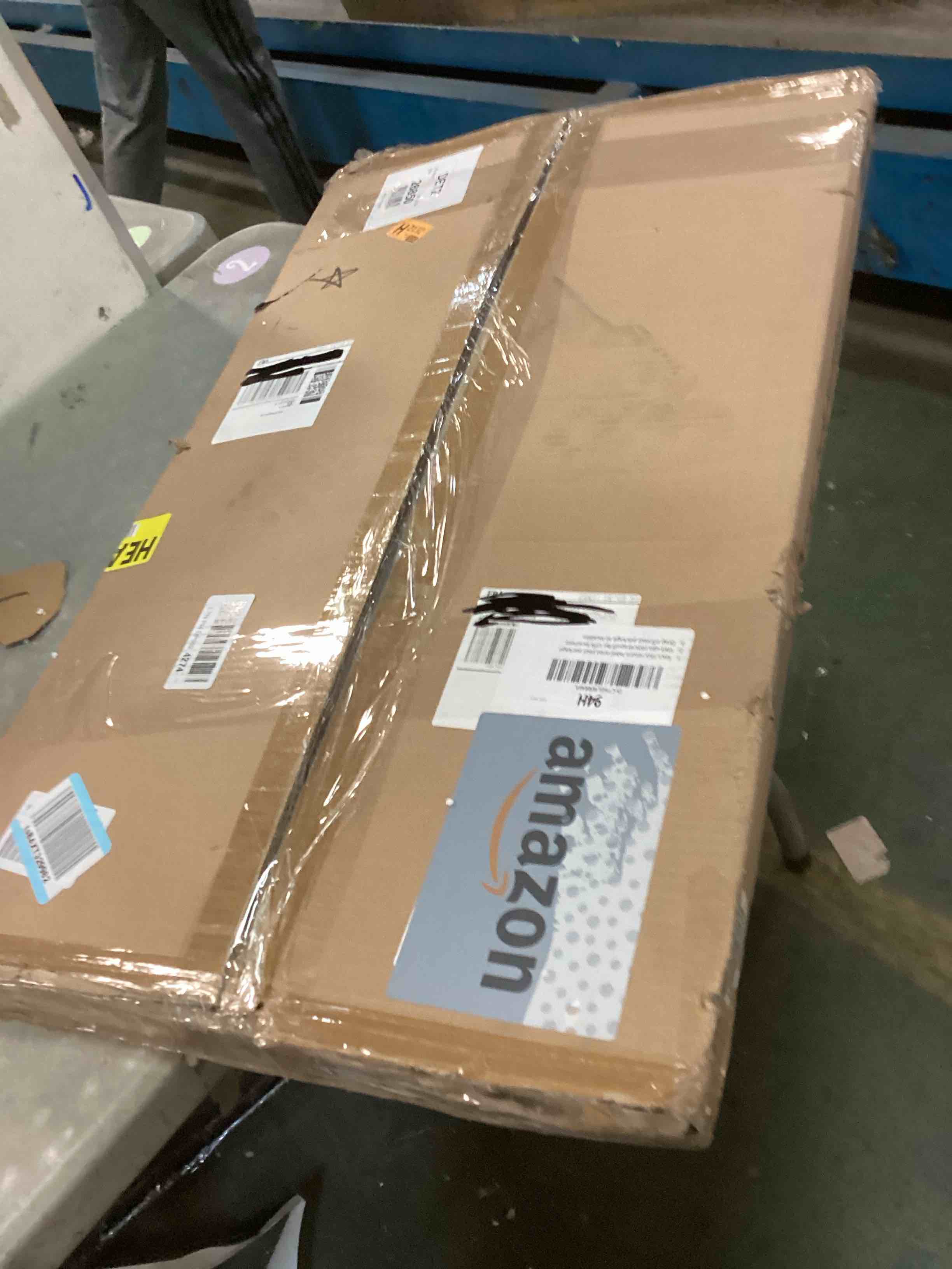https://s3.amazonaws.com/lotting-images-prod/bidfta/GRA2145564_1738779556166.jpeg