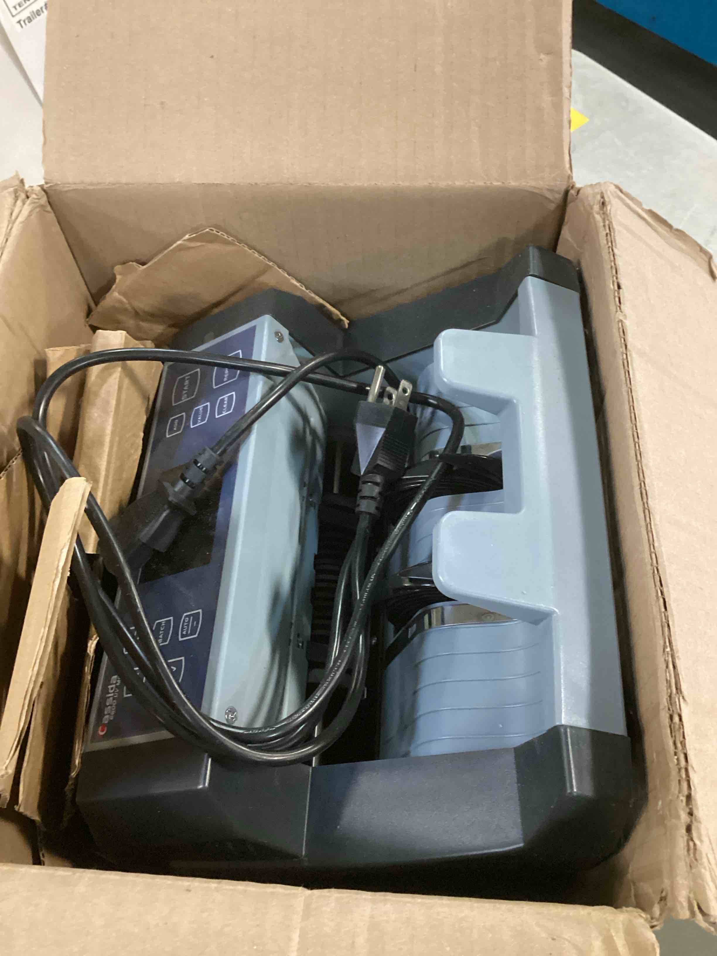 https://s3.amazonaws.com/lotting-images-prod/bidfta/GRA2146294_1738773631226.jpeg