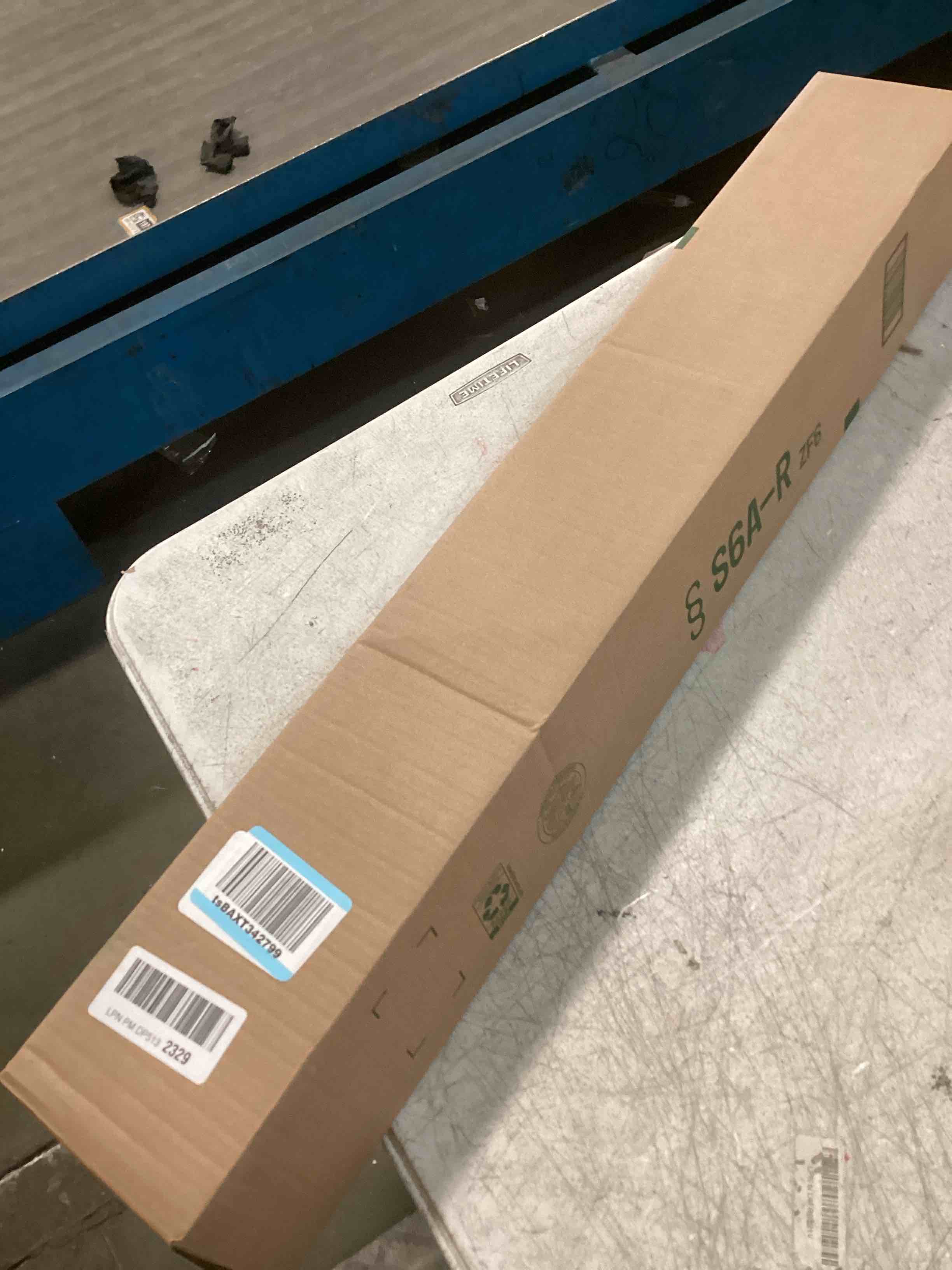 https://s3.amazonaws.com/lotting-images-prod/bidfta/GRA2146881_1740171515666.jpeg