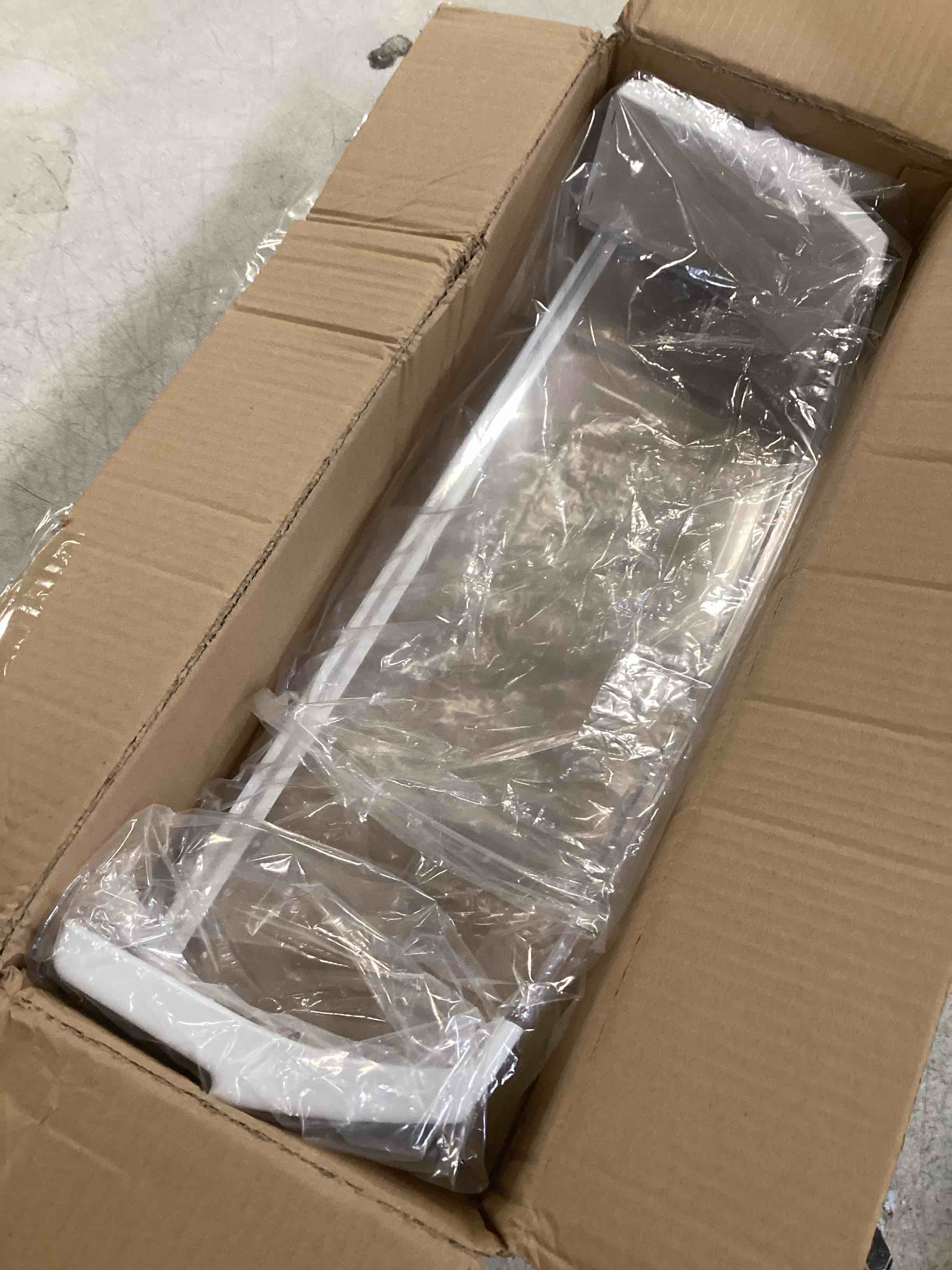 https://s3.amazonaws.com/lotting-images-prod/bidfta/GRA2147317_1740511894232.jpeg