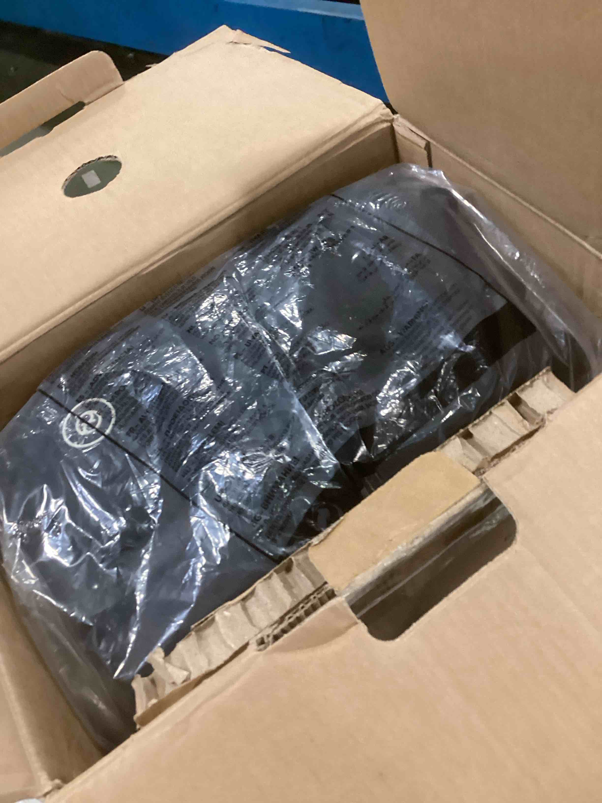 https://s3.amazonaws.com/lotting-images-prod/bidfta/GRA2148395_1741035039392.jpeg
