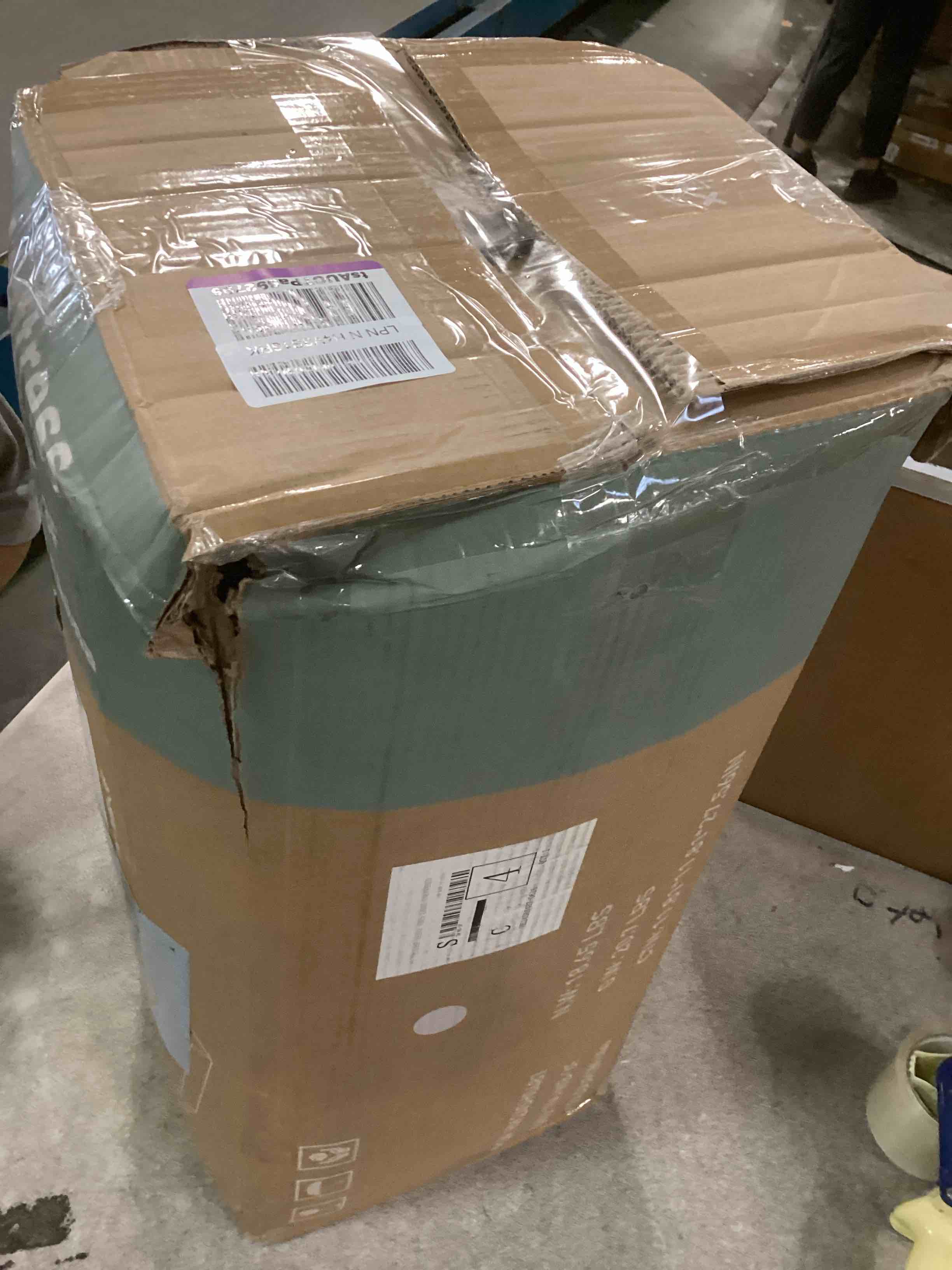 https://s3.amazonaws.com/lotting-images-prod/bidfta/GRA2148895_1741202212543.jpeg