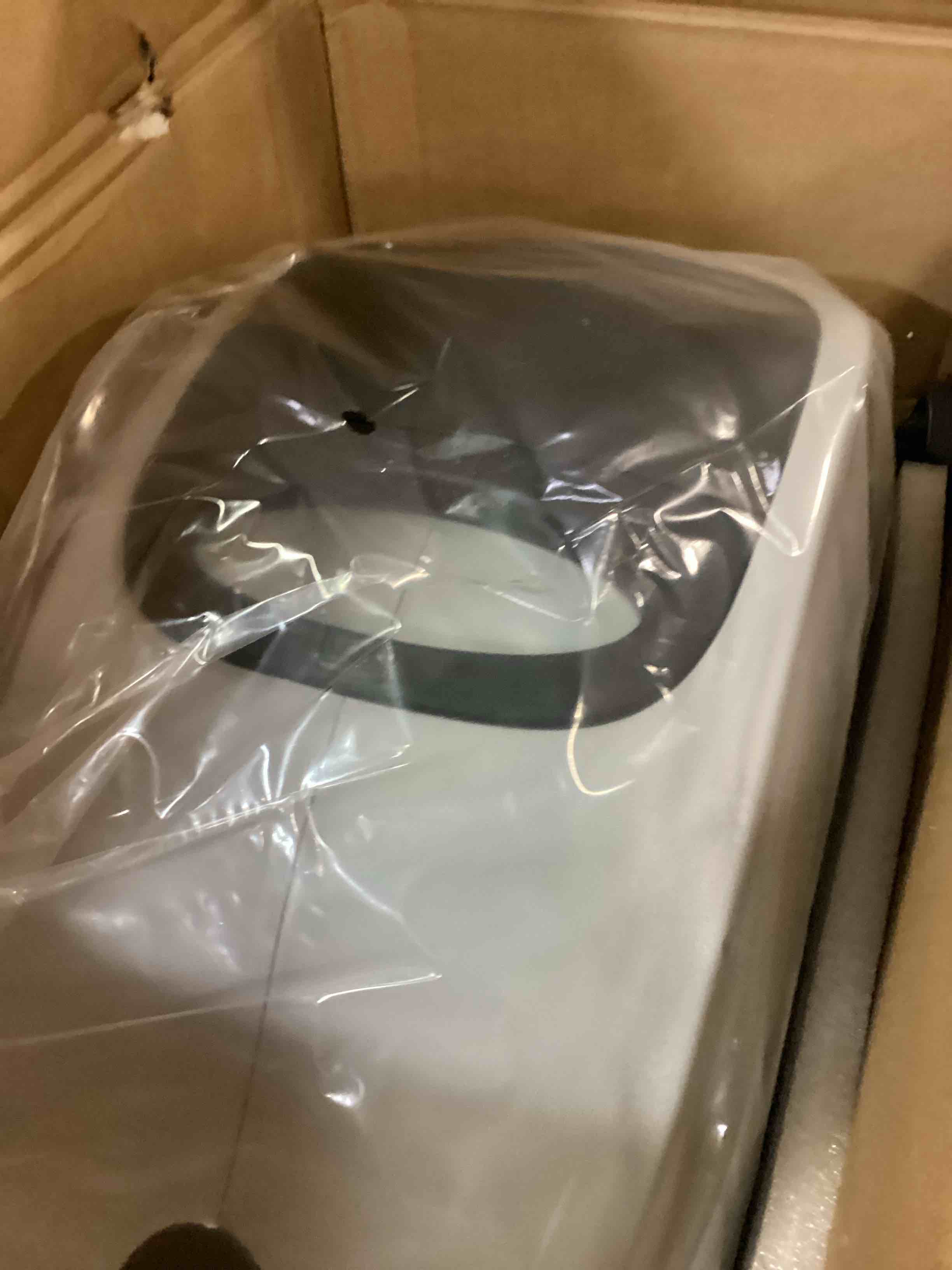https://s3.amazonaws.com/lotting-images-prod/bidfta/GRA2149068_1738677962546.jpeg