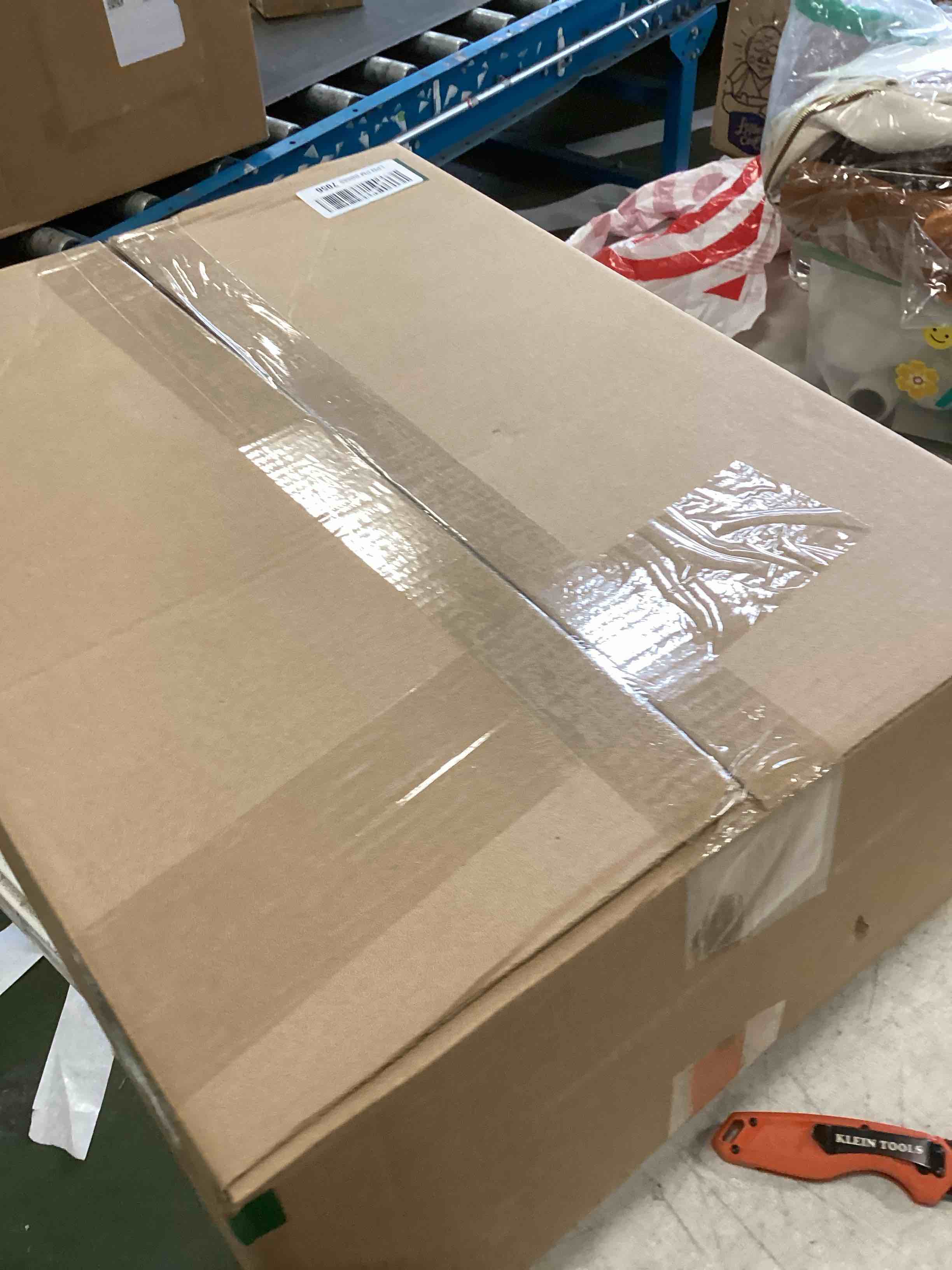 https://s3.amazonaws.com/lotting-images-prod/bidfta/GRA2176579_1741030377295.jpeg