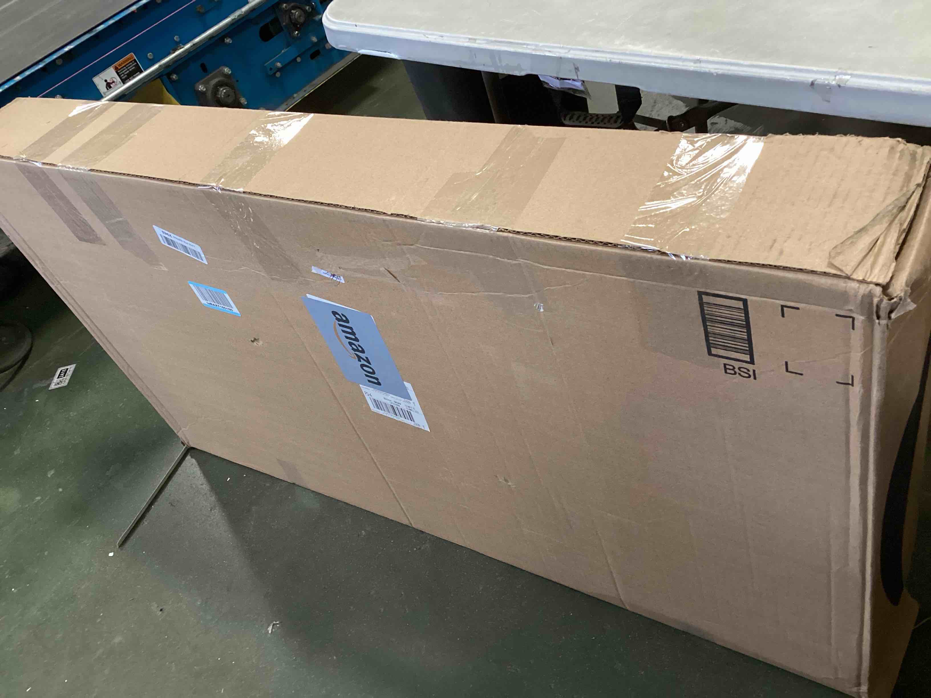 https://s3.amazonaws.com/lotting-images-prod/bidfta/GRA2176857_1741271034766.jpeg