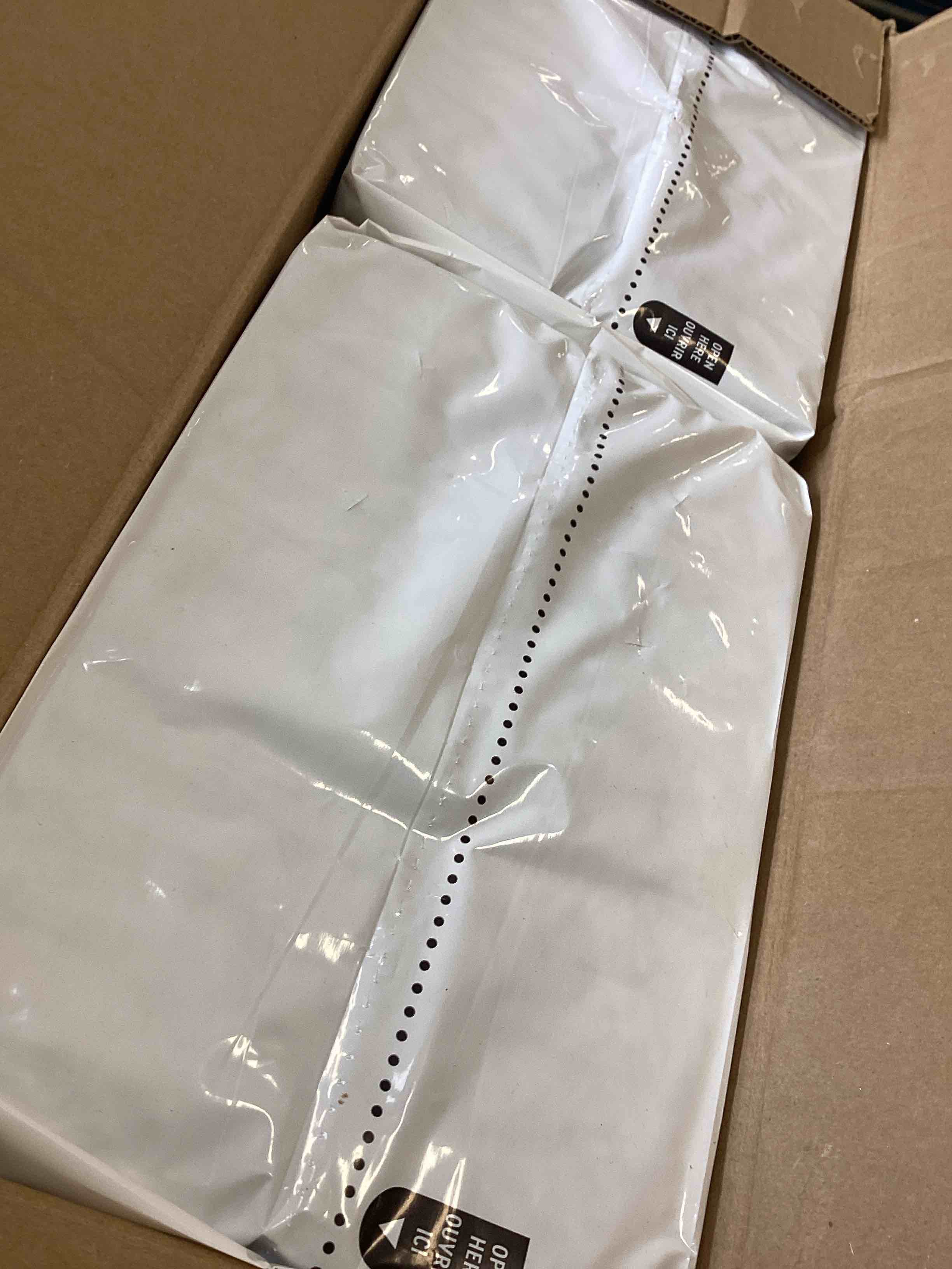 https://s3.amazonaws.com/lotting-images-prod/bidfta/GRA2176918_1741278838504.jpeg