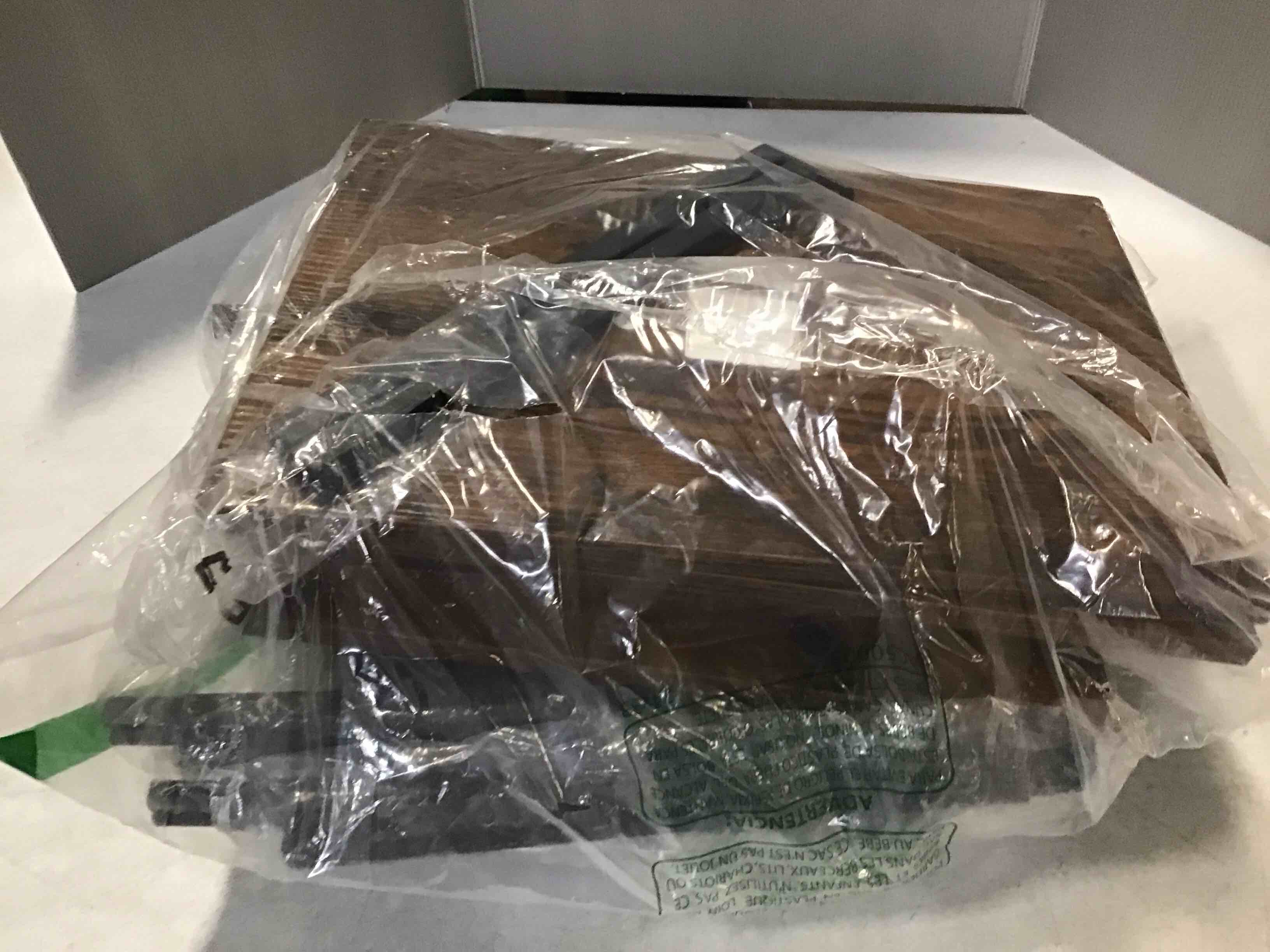 https://s3.amazonaws.com/lotting-images-prod/bidfta/GRA2178608_1745519319695.jpeg