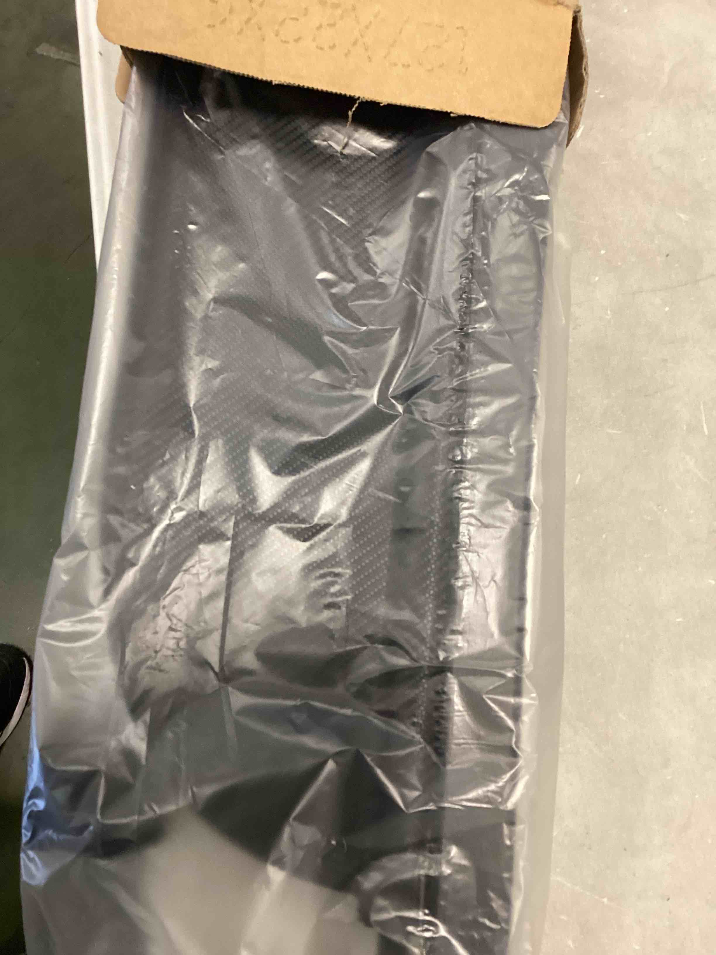 AUXKO Retractable Cargo Cover for 2025 2024 Subaru Crosstrek, Trunk Cargo Cover Luggage Security Shade Cover for Subaru Crosstrek 2024 Shielding Shade Anti-Peeping Luggage Privacy Screen, Carbon Fiber