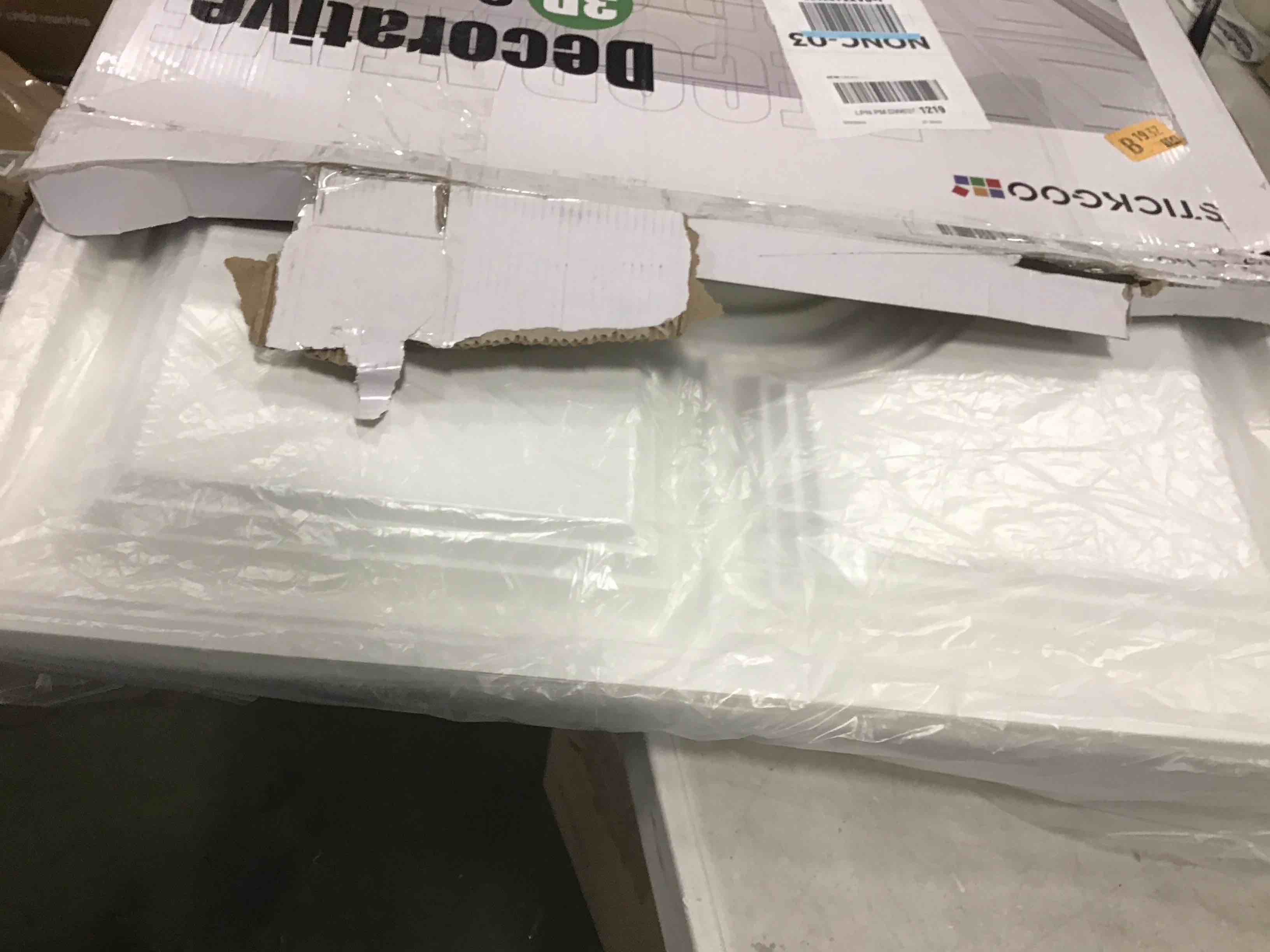 https://s3.amazonaws.com/lotting-images-prod/bidfta/GRA2179686_1743769856918.jpeg
