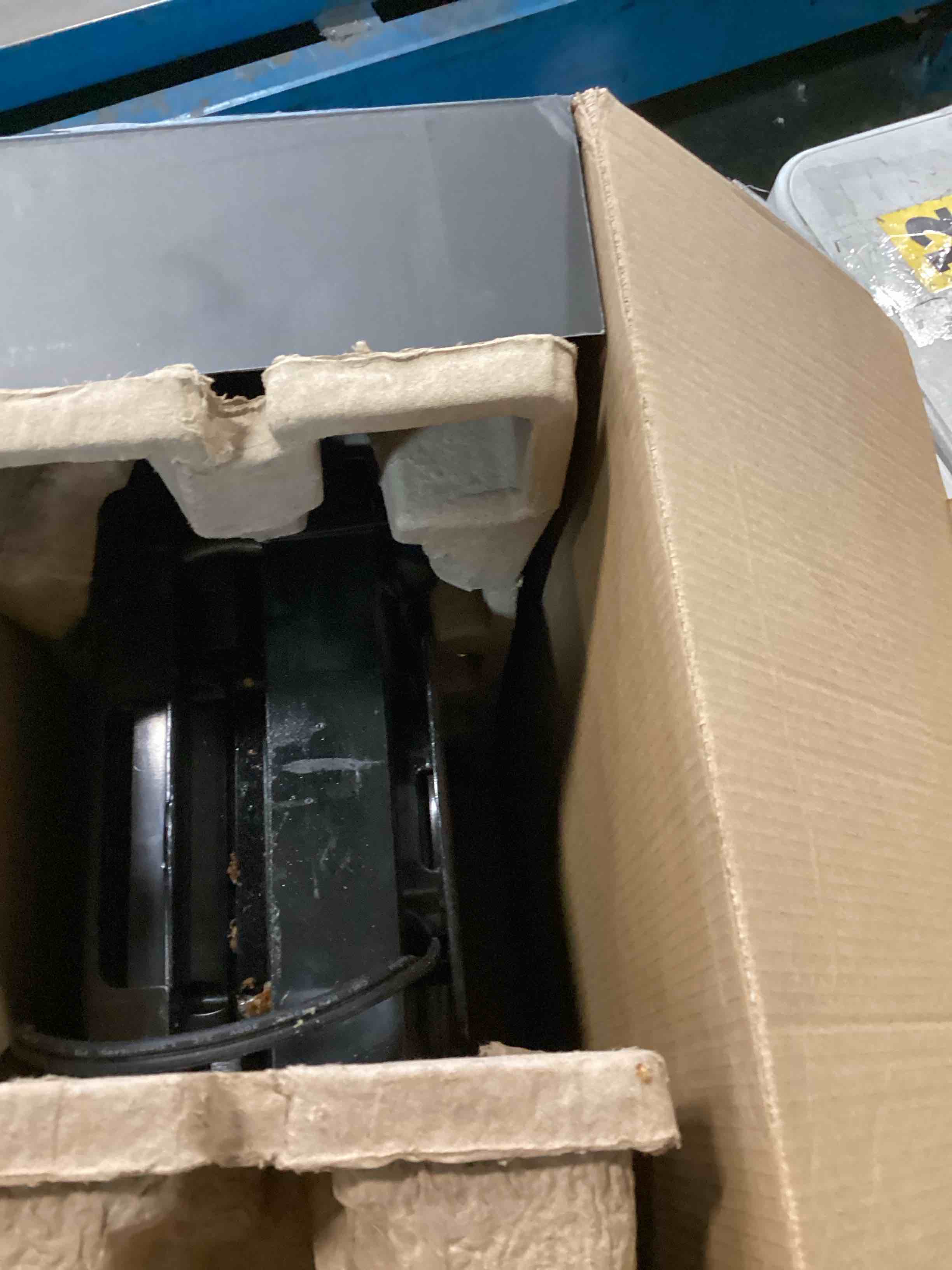 https://s3.amazonaws.com/lotting-images-prod/bidfta/GRA2180713_1746455698000.jpeg