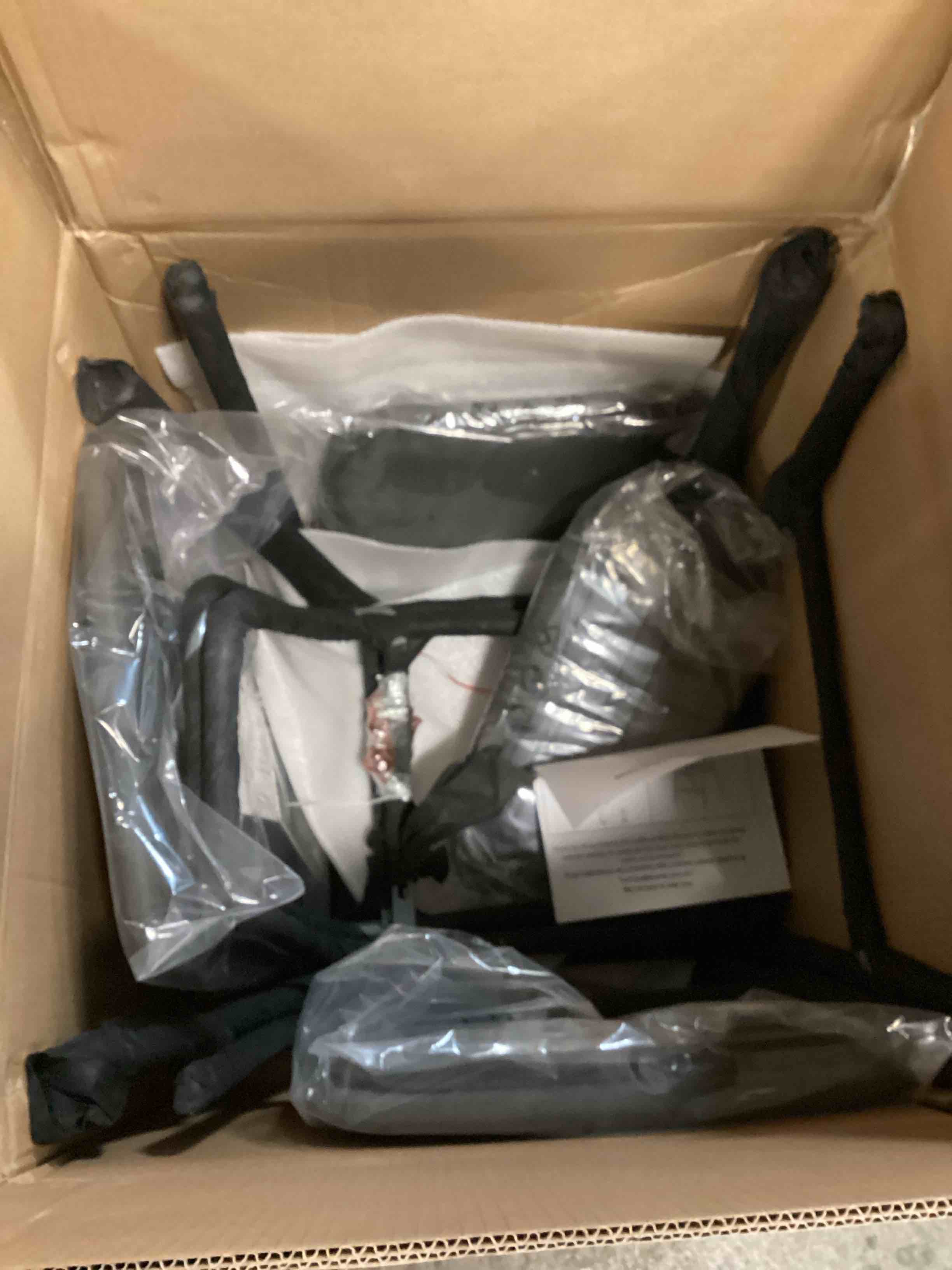 https://s3.amazonaws.com/lotting-images-prod/bidfta/GRA2180848_1746468370150.jpeg