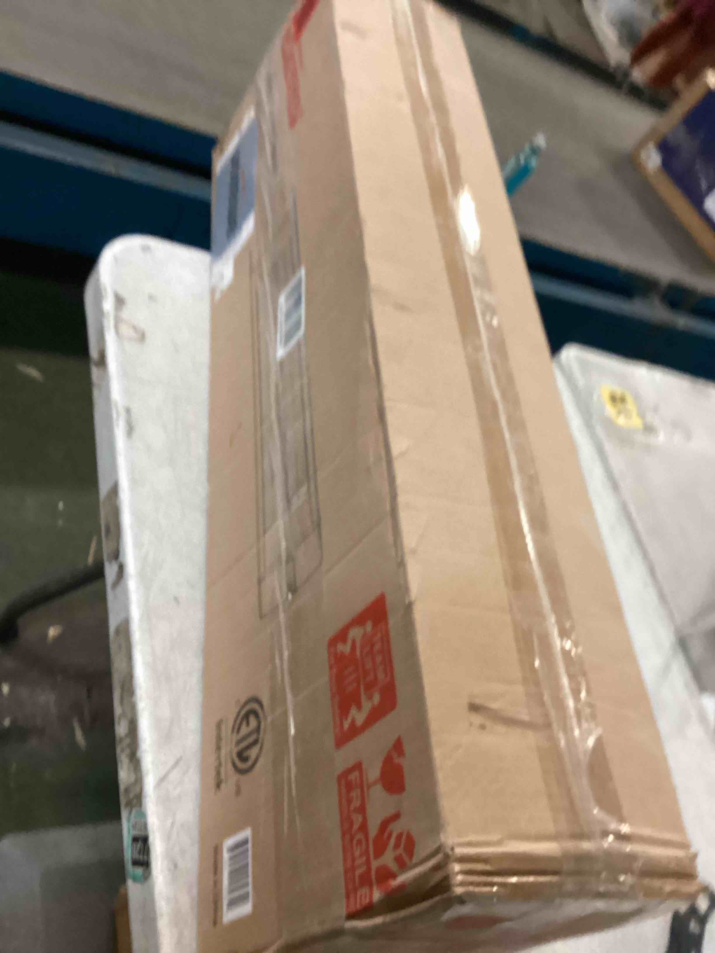 https://s3.amazonaws.com/lotting-images-prod/bidfta/GRA2180872_1746472819287.jpeg