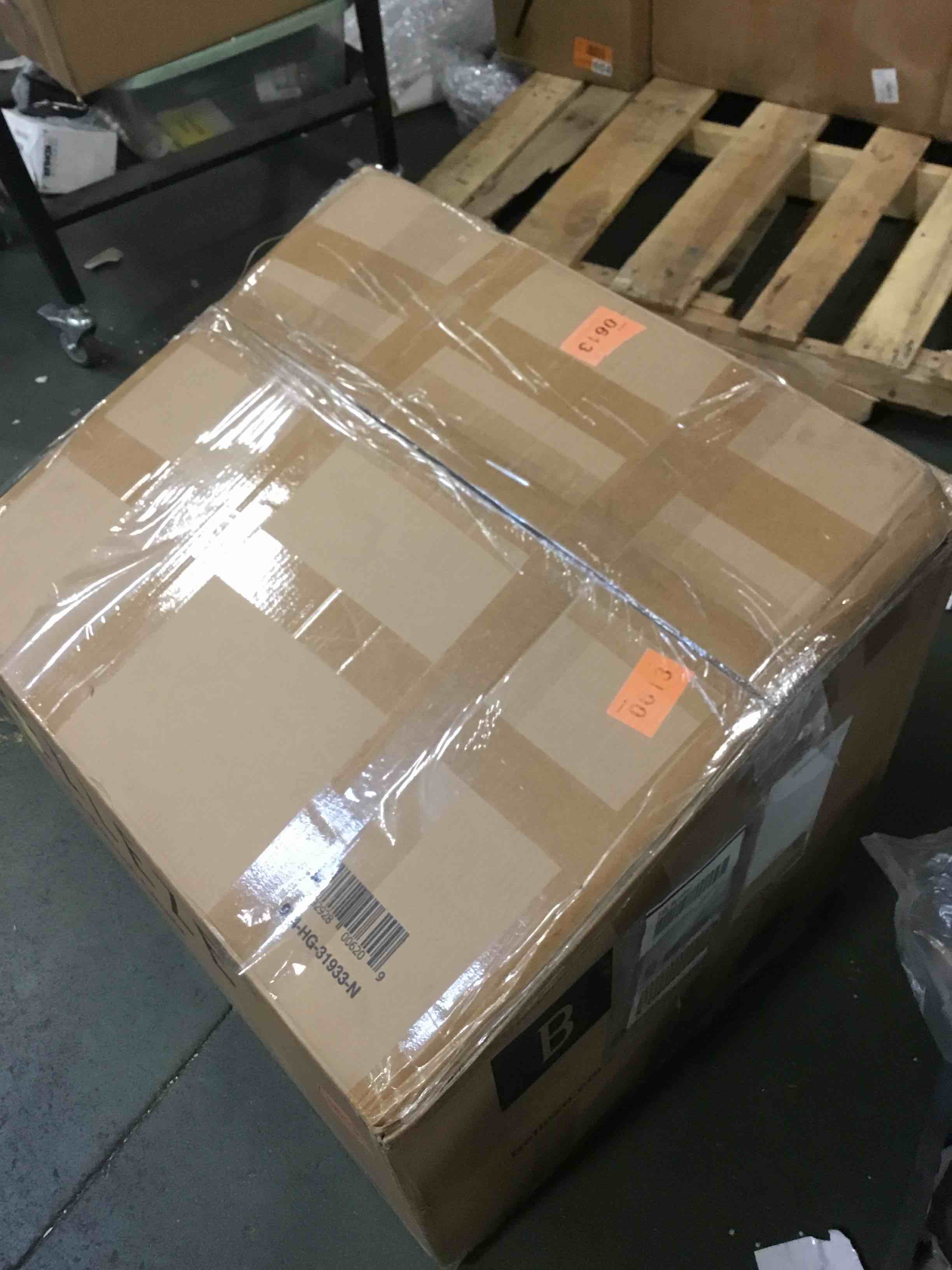 https://s3.amazonaws.com/lotting-images-prod/bidfta/GRA2181839_1747767854715.jpeg