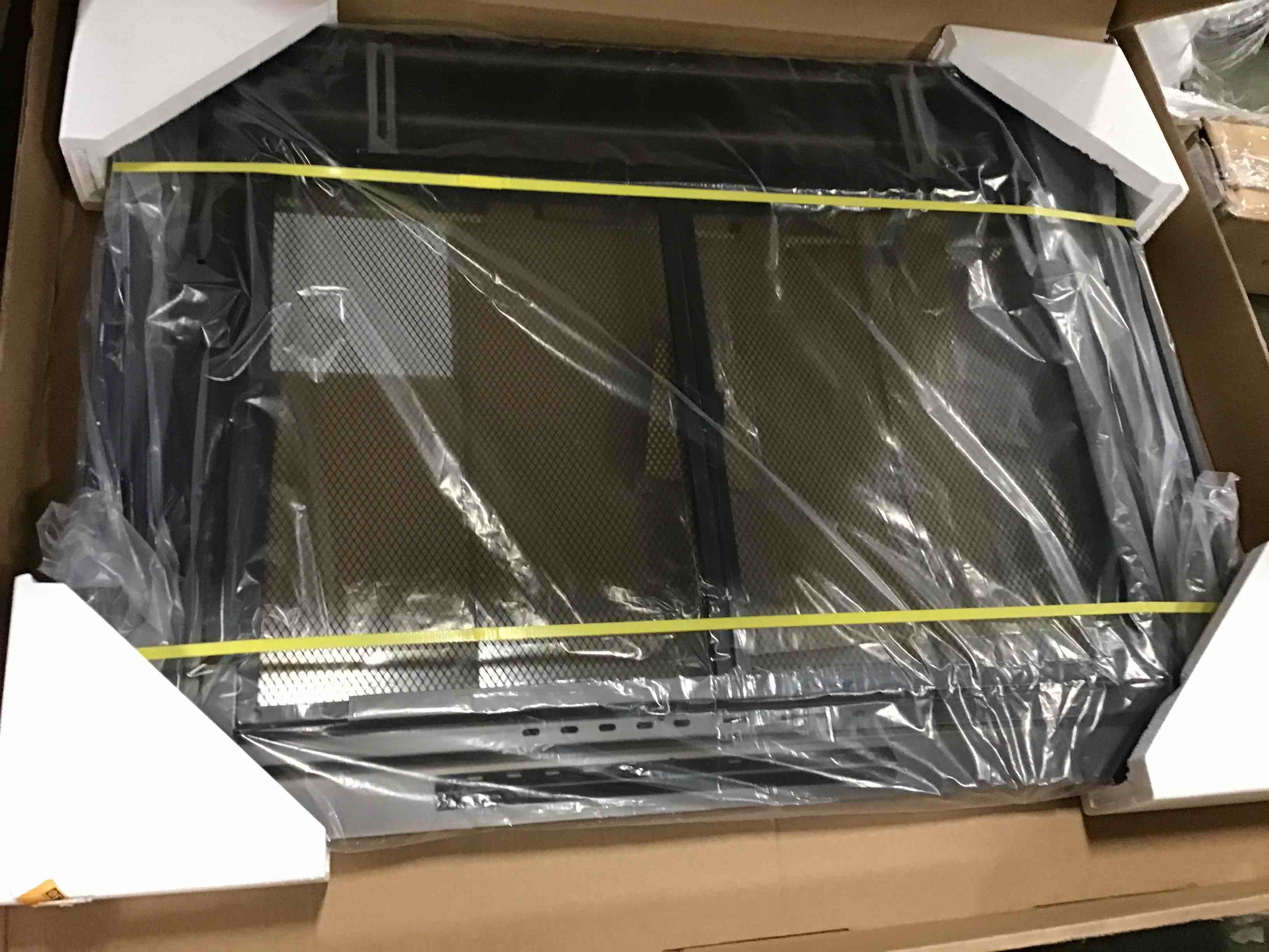 https://s3.amazonaws.com/lotting-images-prod/bidfta/GRA2182592_1745581939205.jpeg