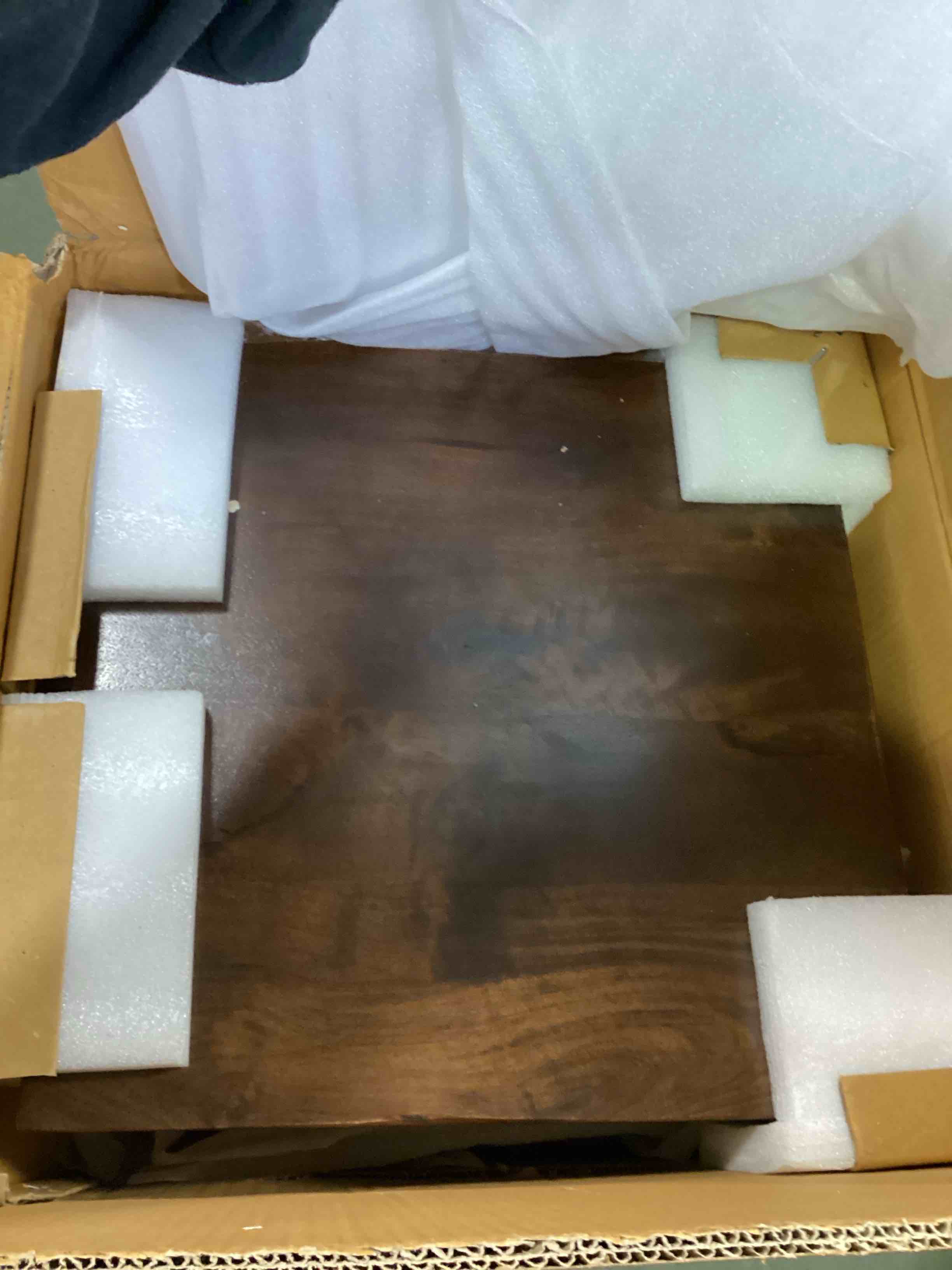 https://s3.amazonaws.com/lotting-images-prod/bidfta/GRA2188181_1742581487709.jpeg