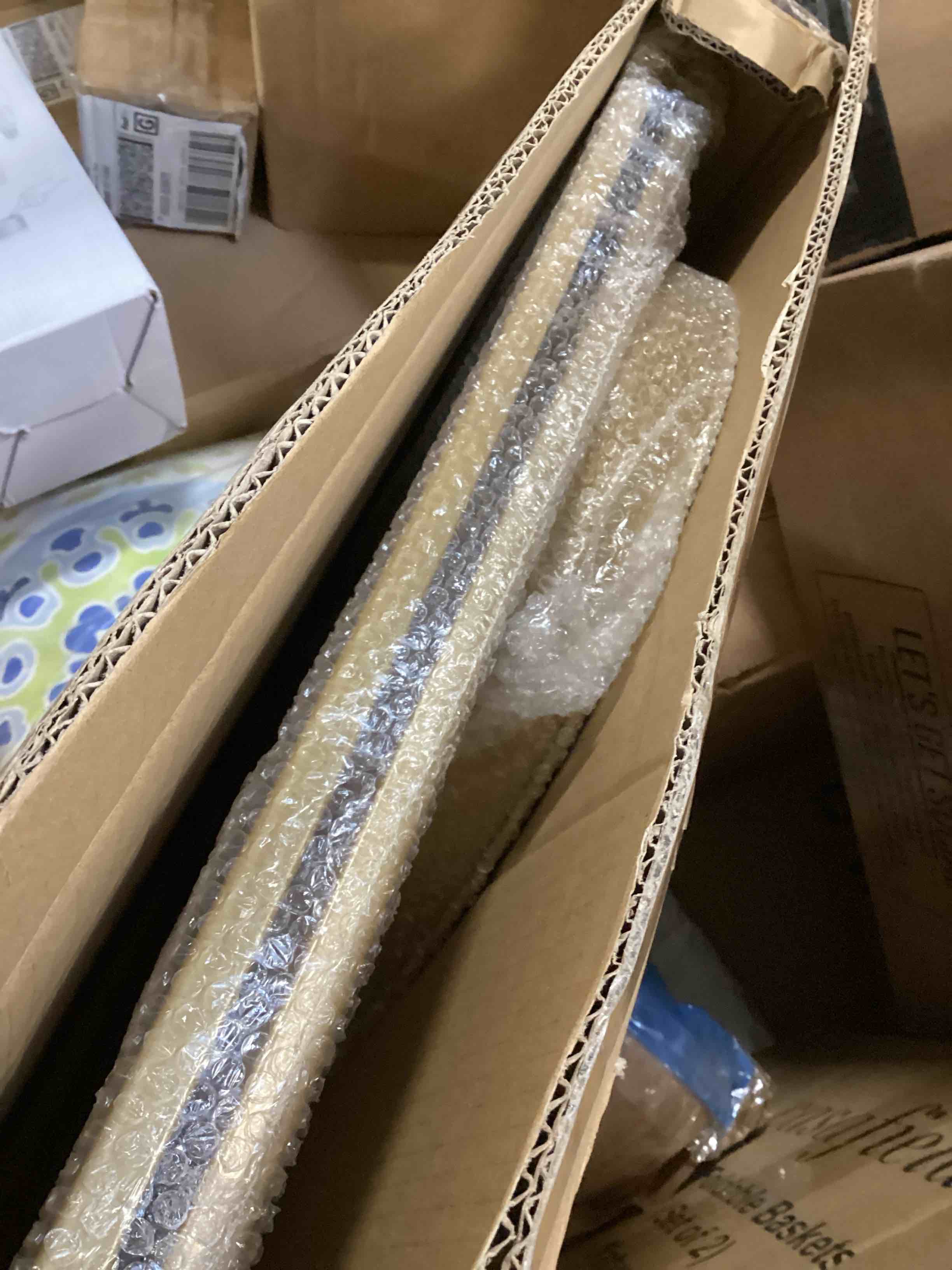 https://s3.amazonaws.com/lotting-images-prod/bidfta/GRA2189092_1743686727482.jpeg