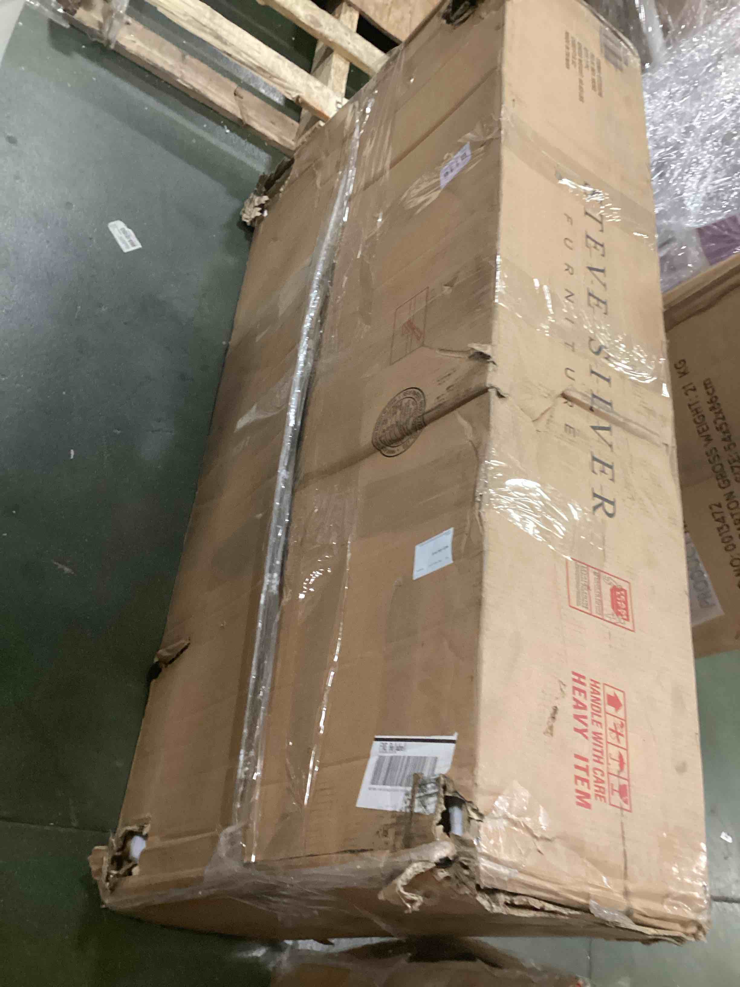 https://s3.amazonaws.com/lotting-images-prod/bidfta/GRA2189215_1743780102874.jpeg