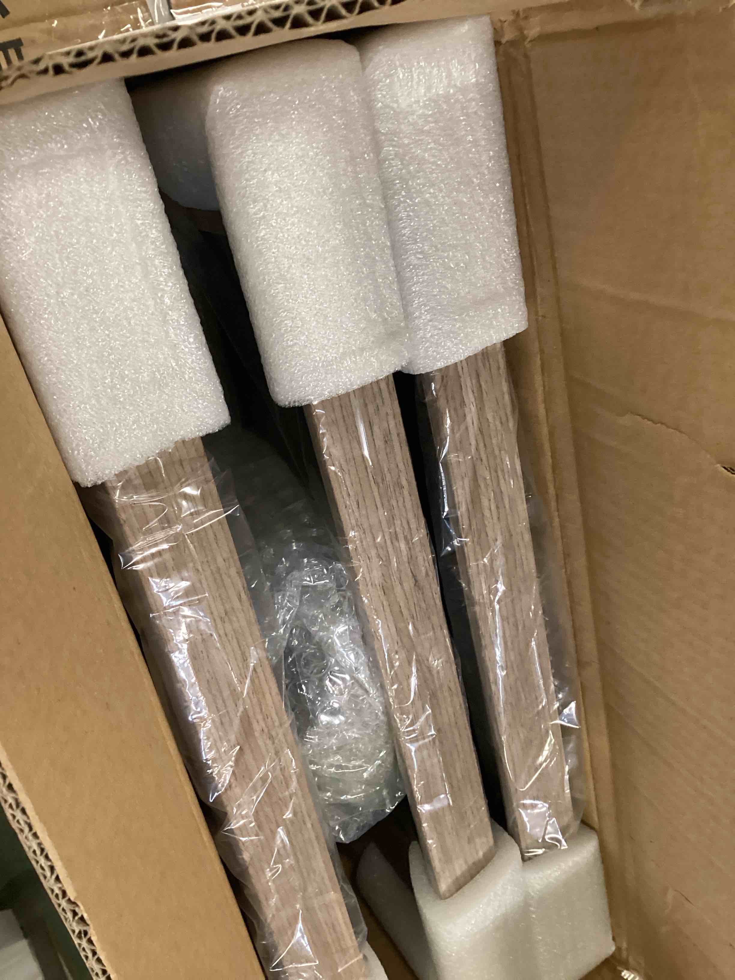 https://s3.amazonaws.com/lotting-images-prod/bidfta/GRA2190171_1745257158251.jpeg