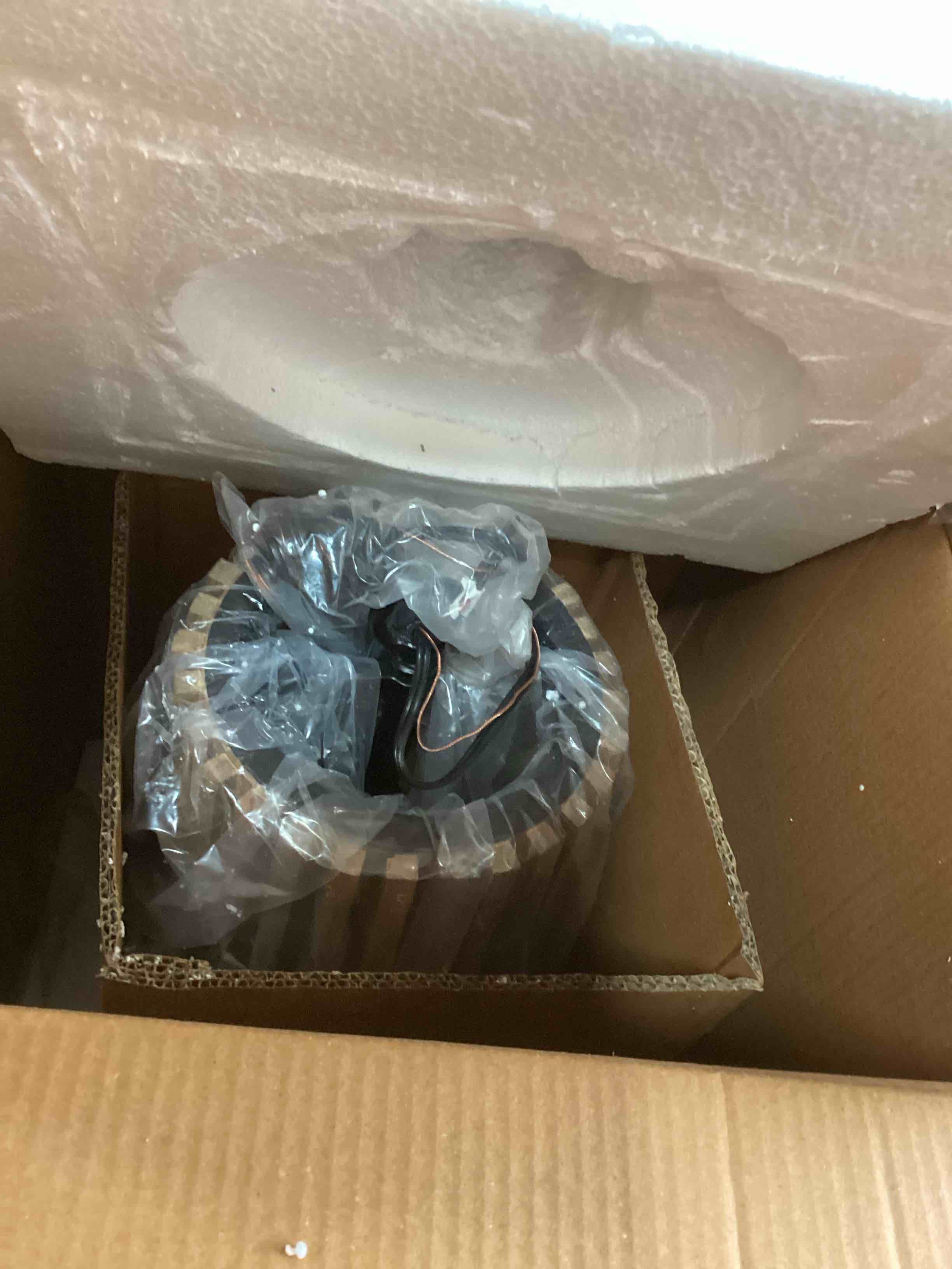 https://s3.amazonaws.com/lotting-images-prod/bidfta/GRA2191239_1740422249885.jpeg