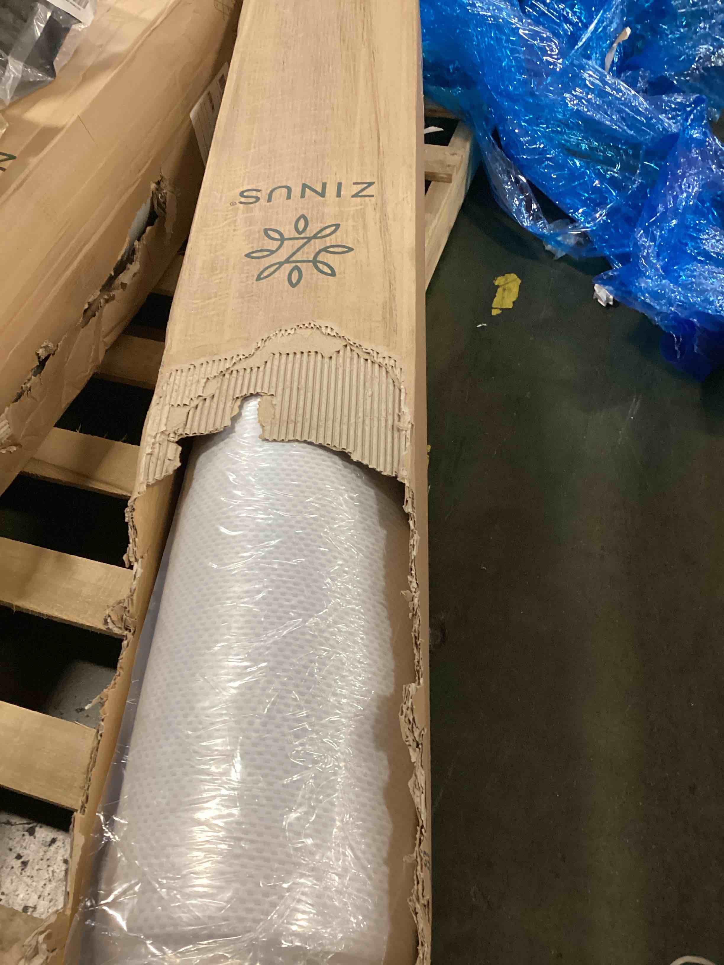https://s3.amazonaws.com/lotting-images-prod/bidfta/GRA2193660_1745608905471.jpeg