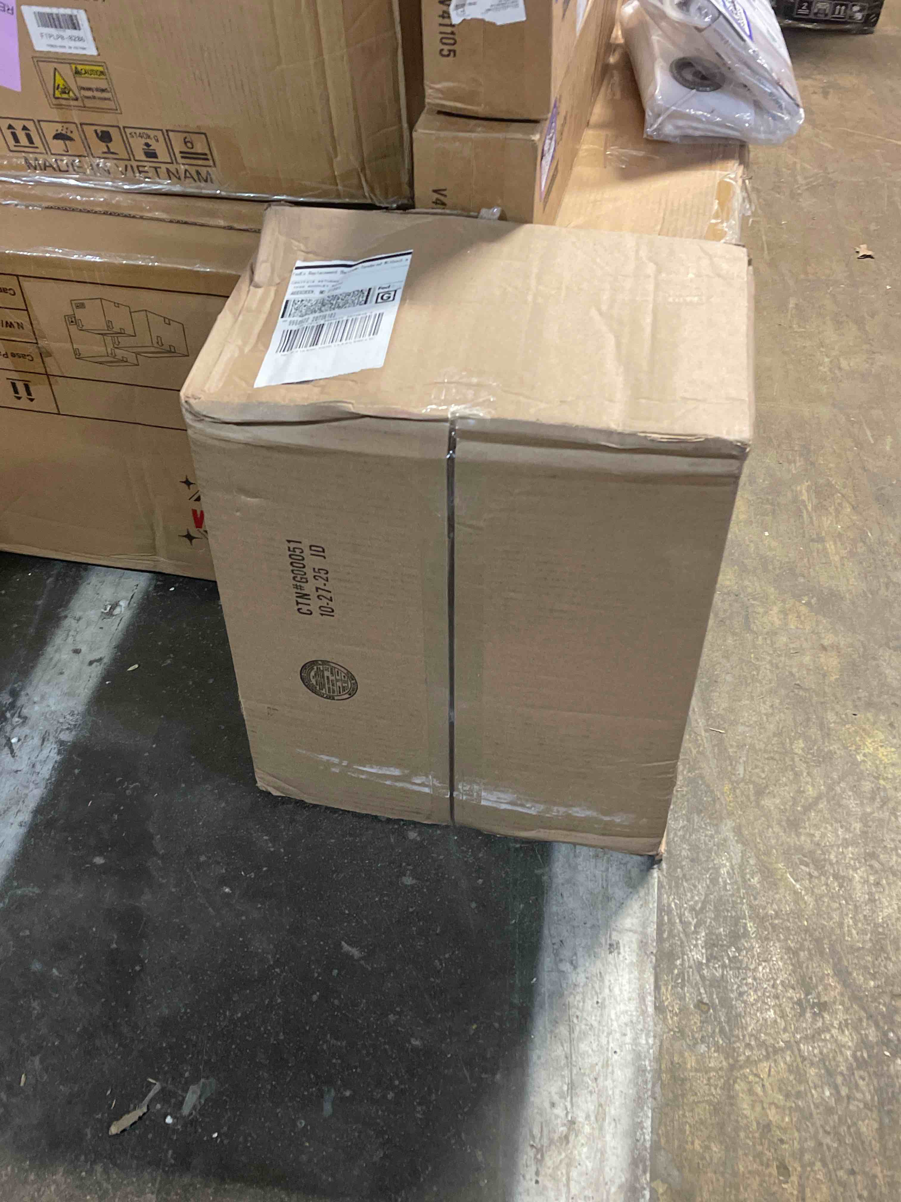 https://s3.amazonaws.com/lotting-images-prod/bidfta/GRA2242185_1778095137738.jpeg
