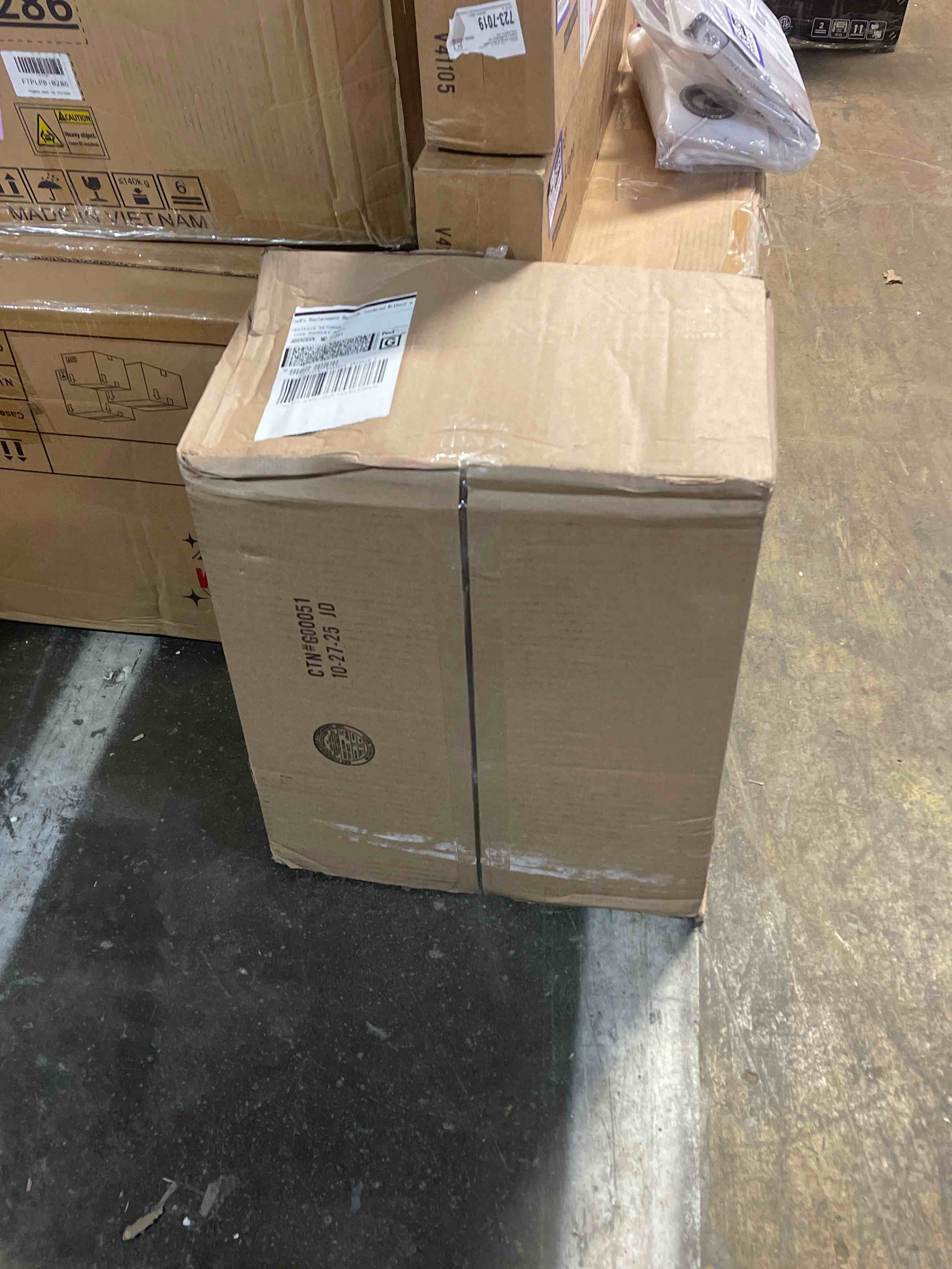https://s3.amazonaws.com/lotting-images-prod/bidfta/GRA2242185_1778095139083.jpeg