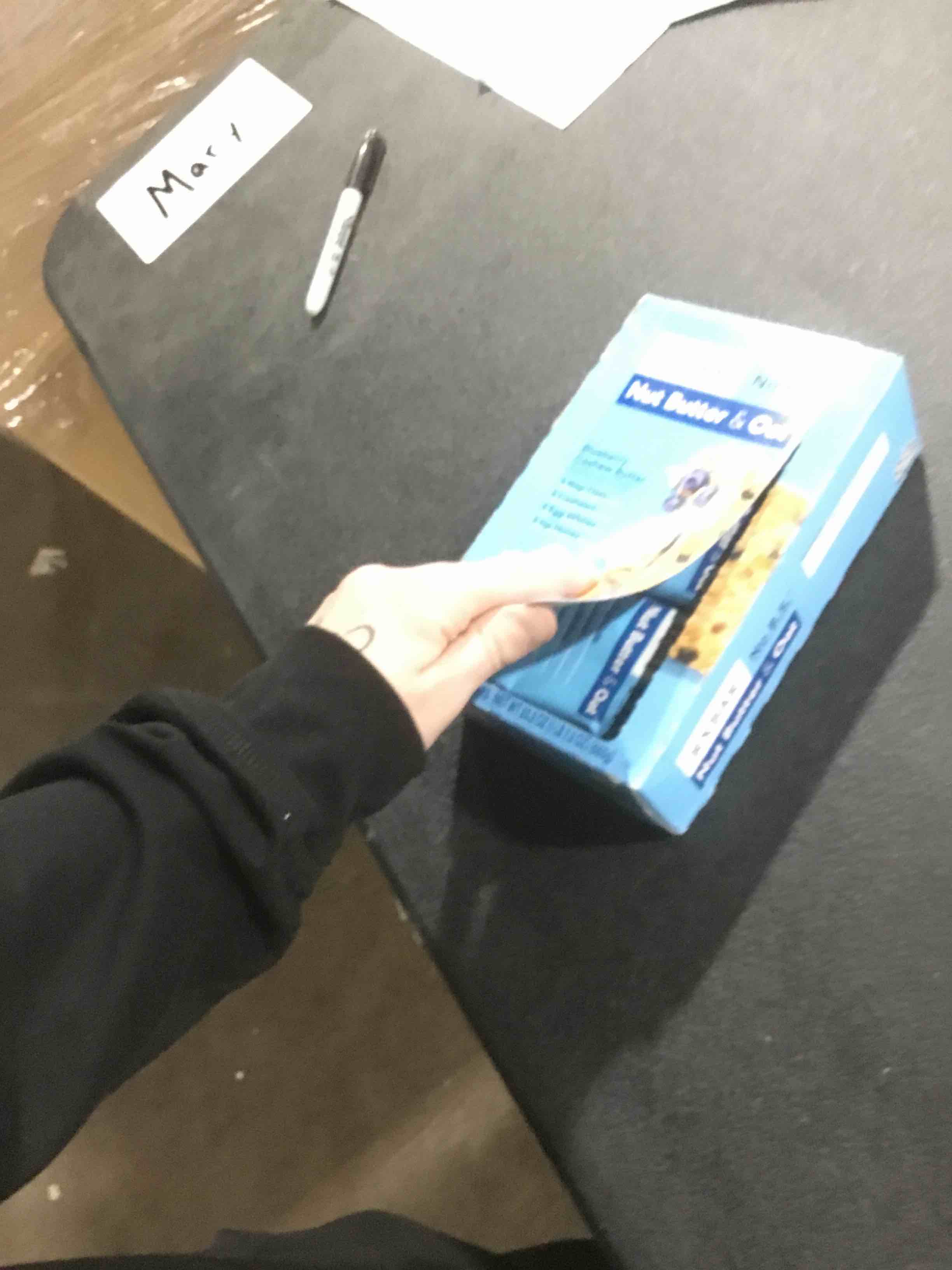 https://s3.amazonaws.com/lotting-images-prod/bidfta/GRA2248022_1738586234538.jpeg