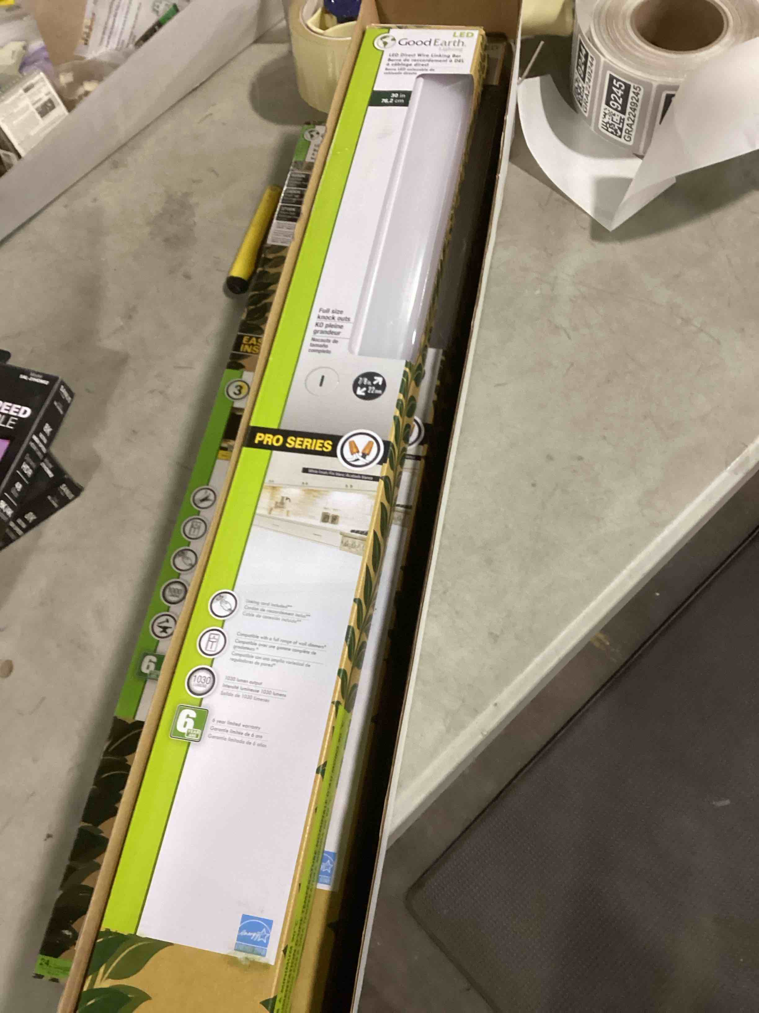 Good Earth Lighting Contractor Direct Wire Linking Bar 30-in Hardwired LED Under