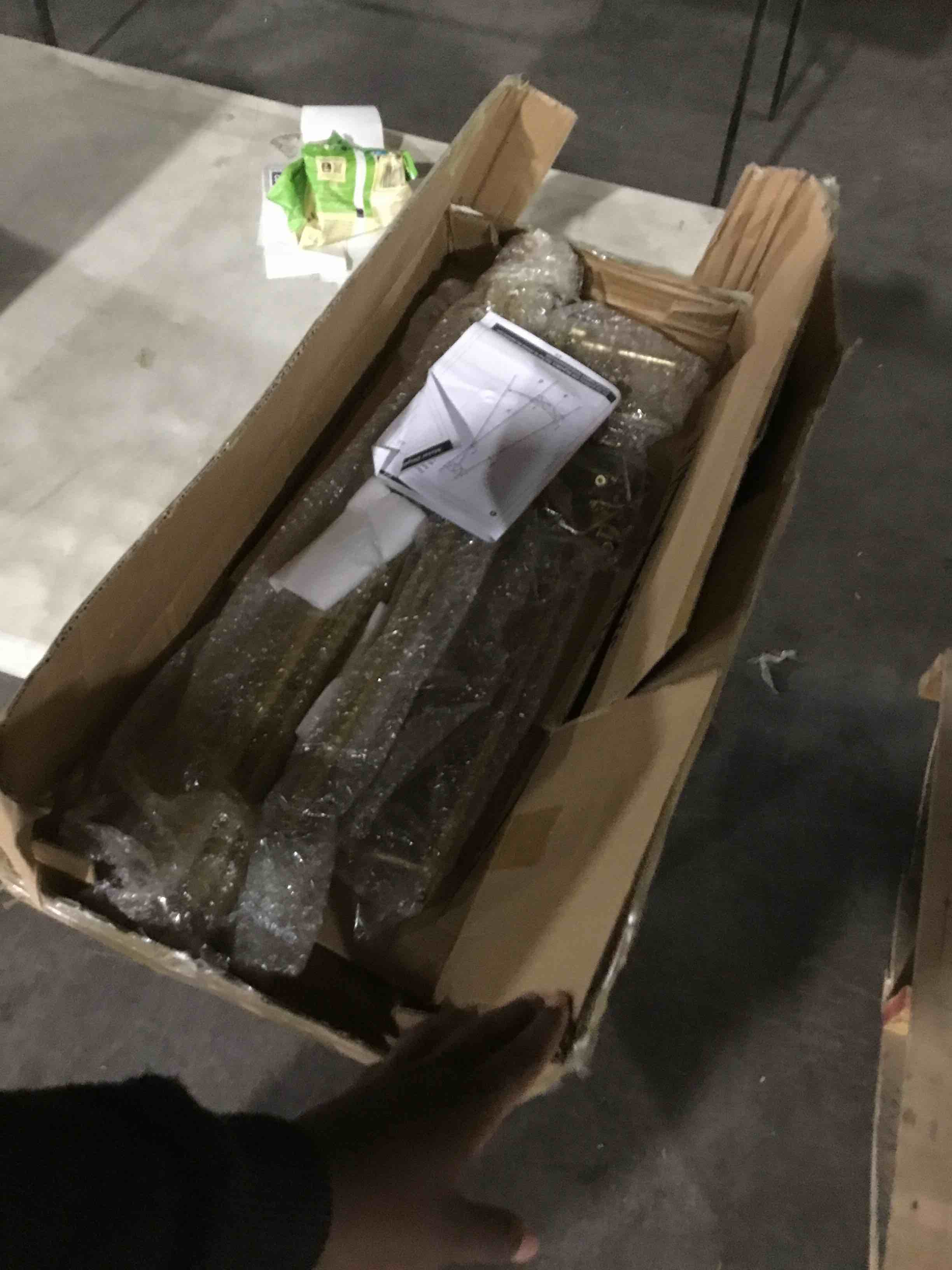 https://s3.amazonaws.com/lotting-images-prod/bidfta/GRA2249889_1741008061828.jpeg