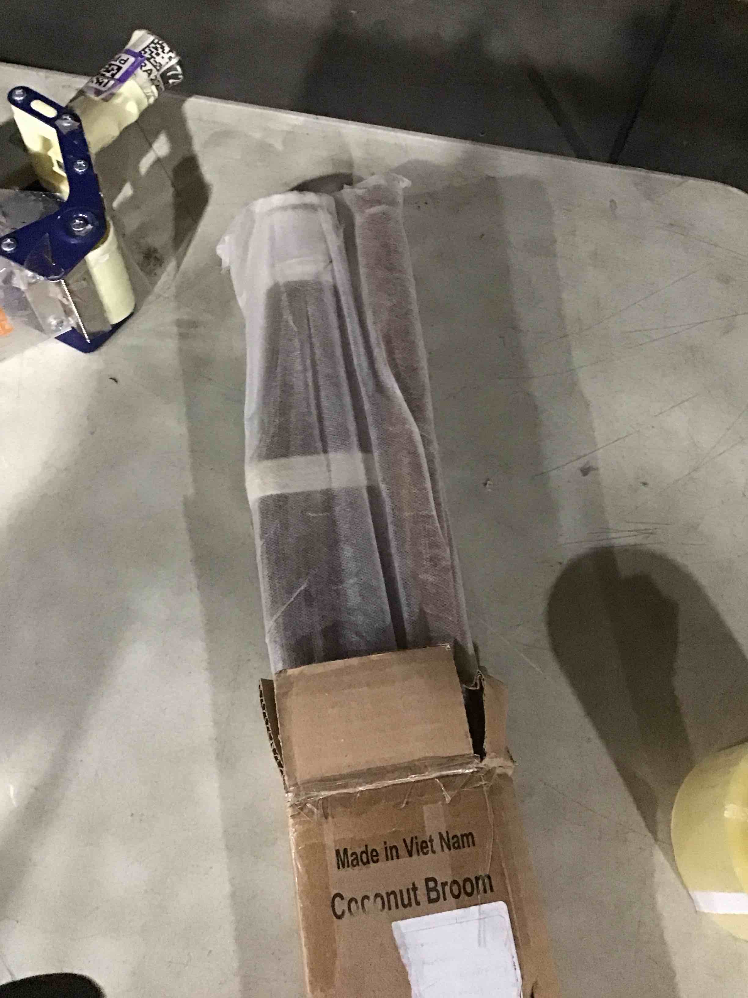 https://s3.amazonaws.com/lotting-images-prod/bidfta/GRA2249932_1741031360382.jpeg
